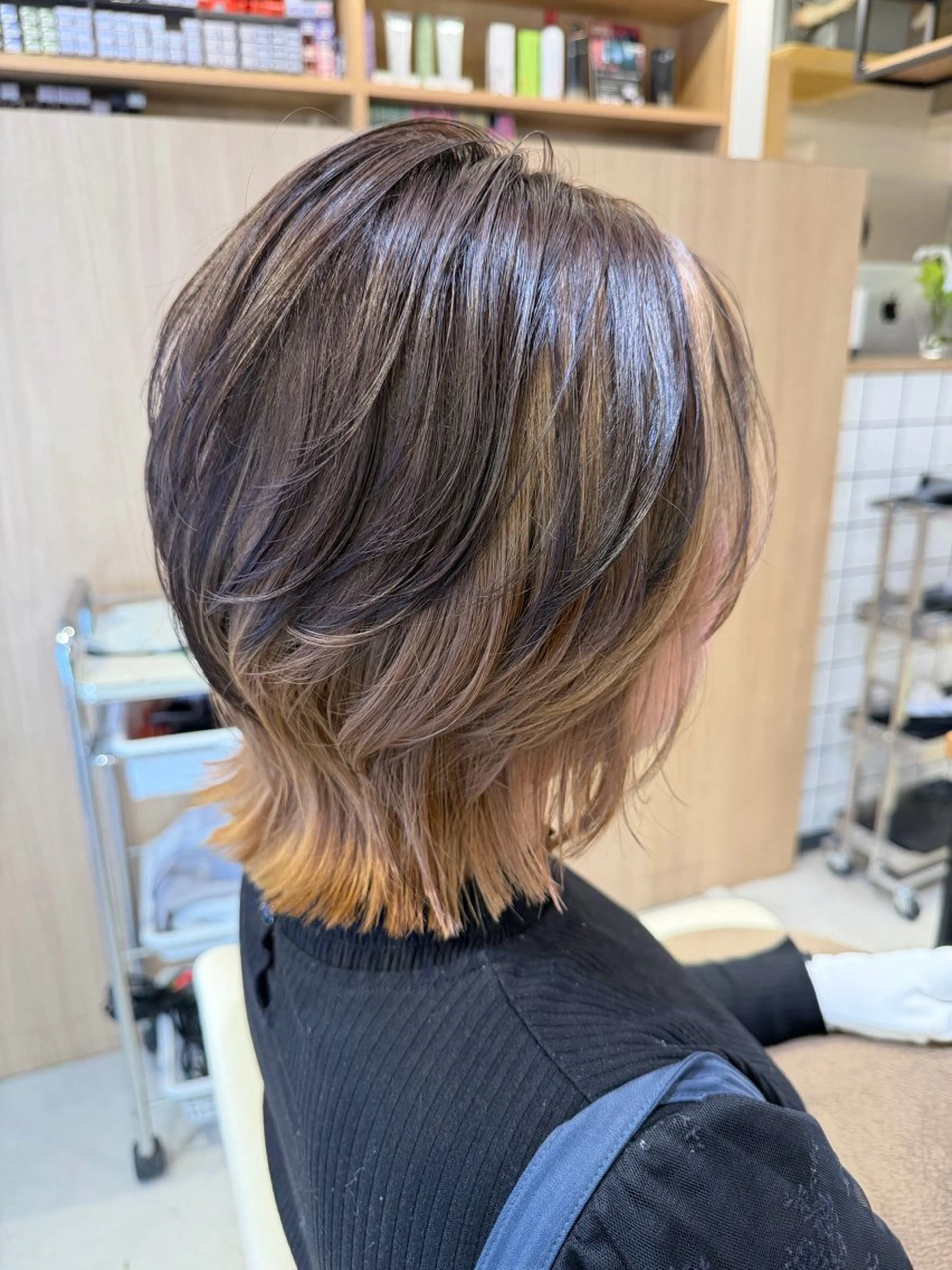ミディアム カラー ベージュカラー ブリーチ シルバー ホワイトベージュ カット ヘアカラー トリートメント bloomsweet 鈴木駿平のヘアスタイル