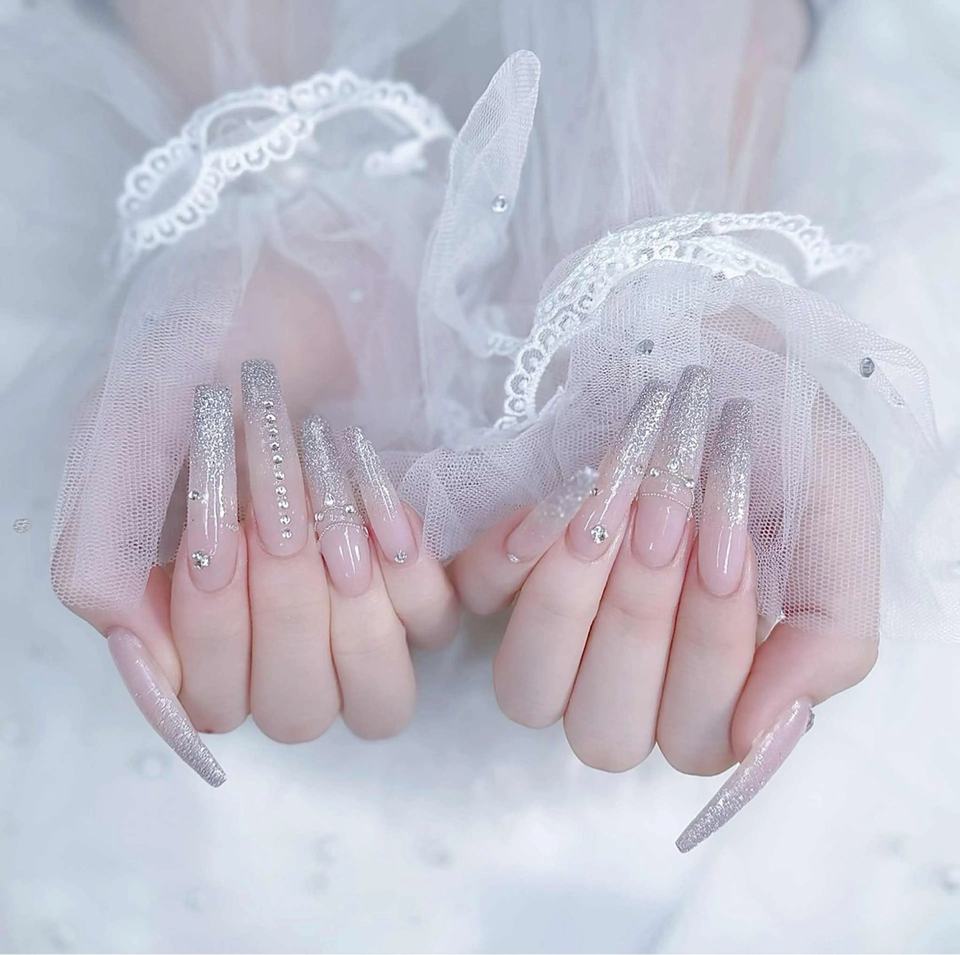 ロング ハンドネイル Chann Channのネイルデザイン