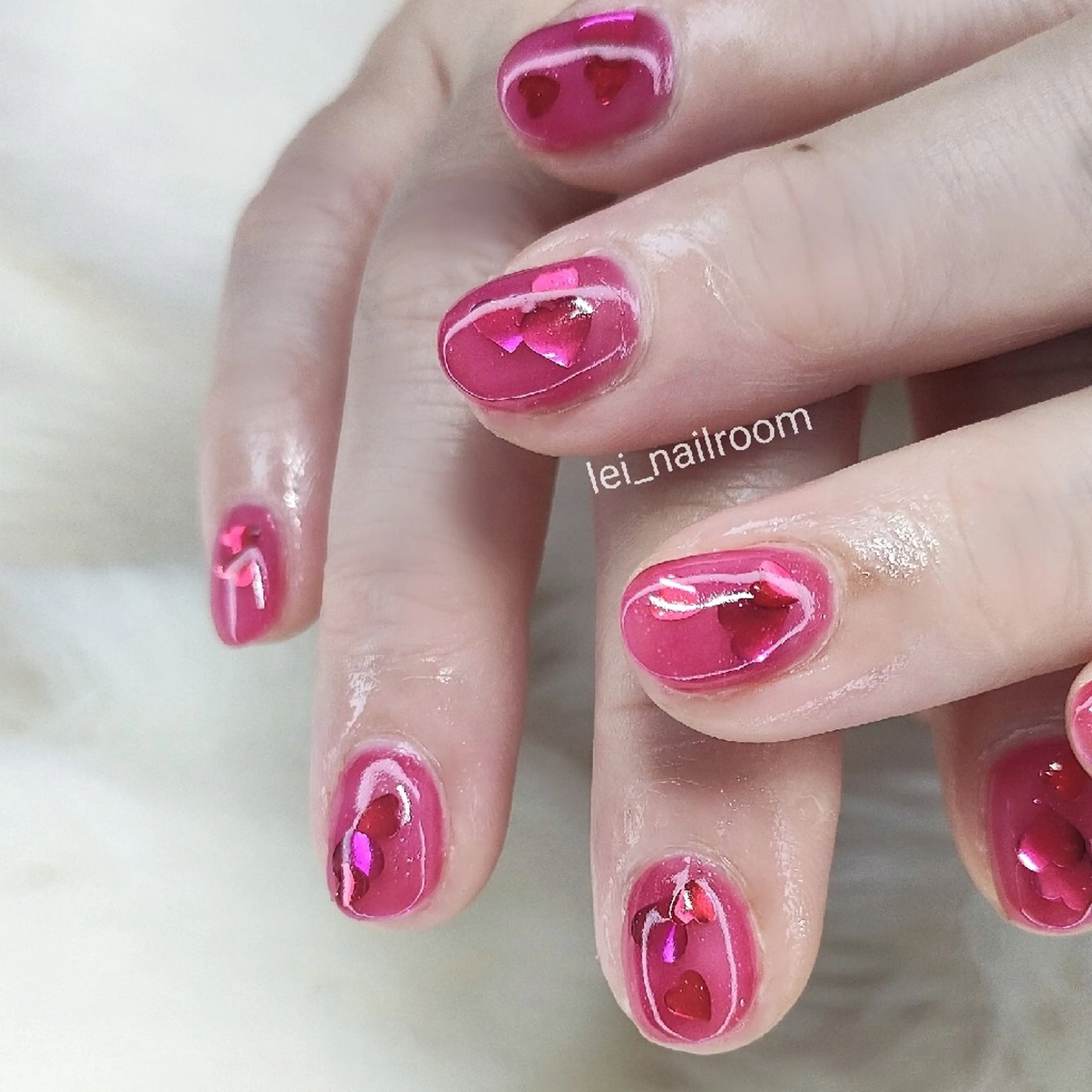 ネイル アートネイル クリアネイル ハート ホログラムネイル キラキラネイル lei🌼 nailroomのネイルデザイン