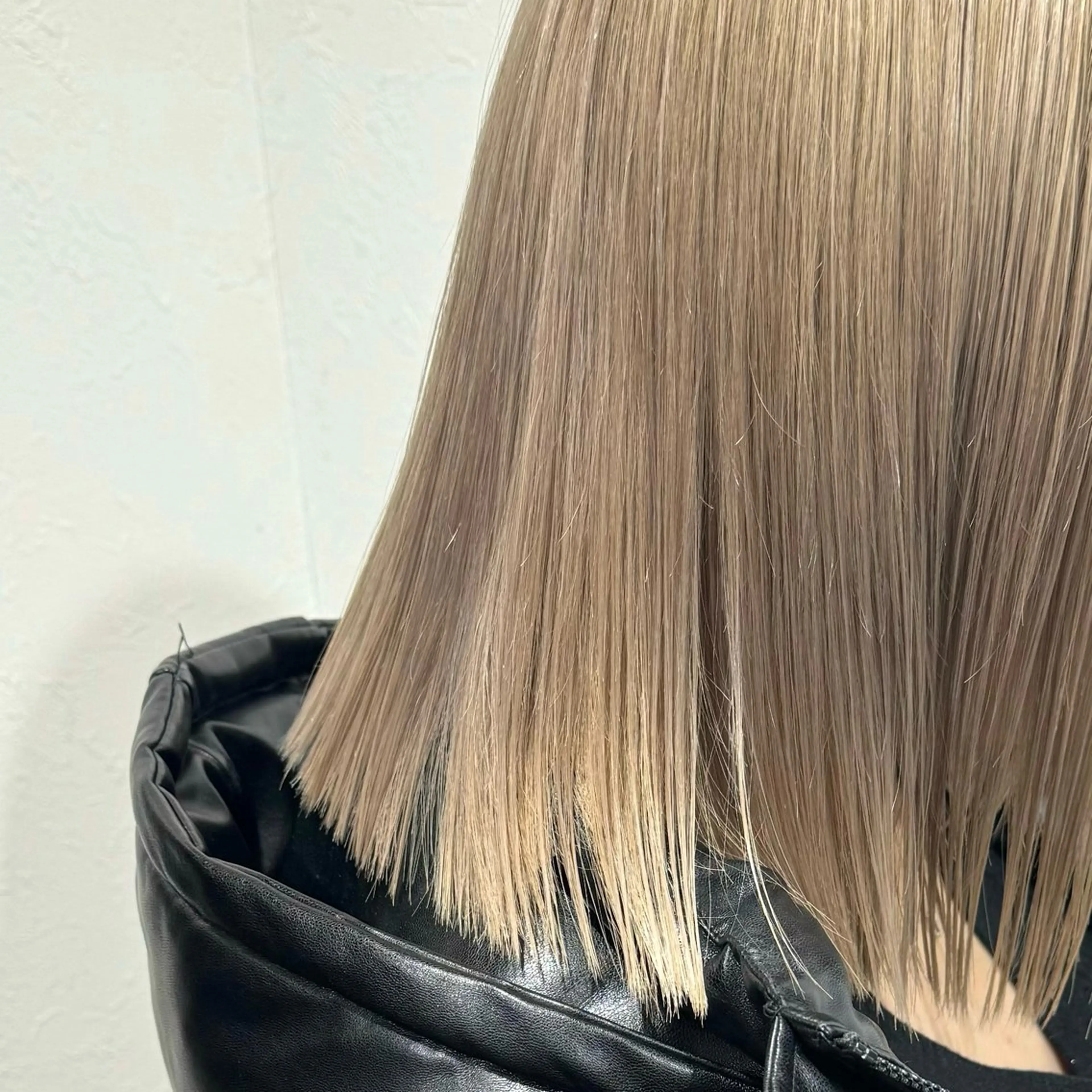 ミディアム カラー shiho .のヘアスタイル