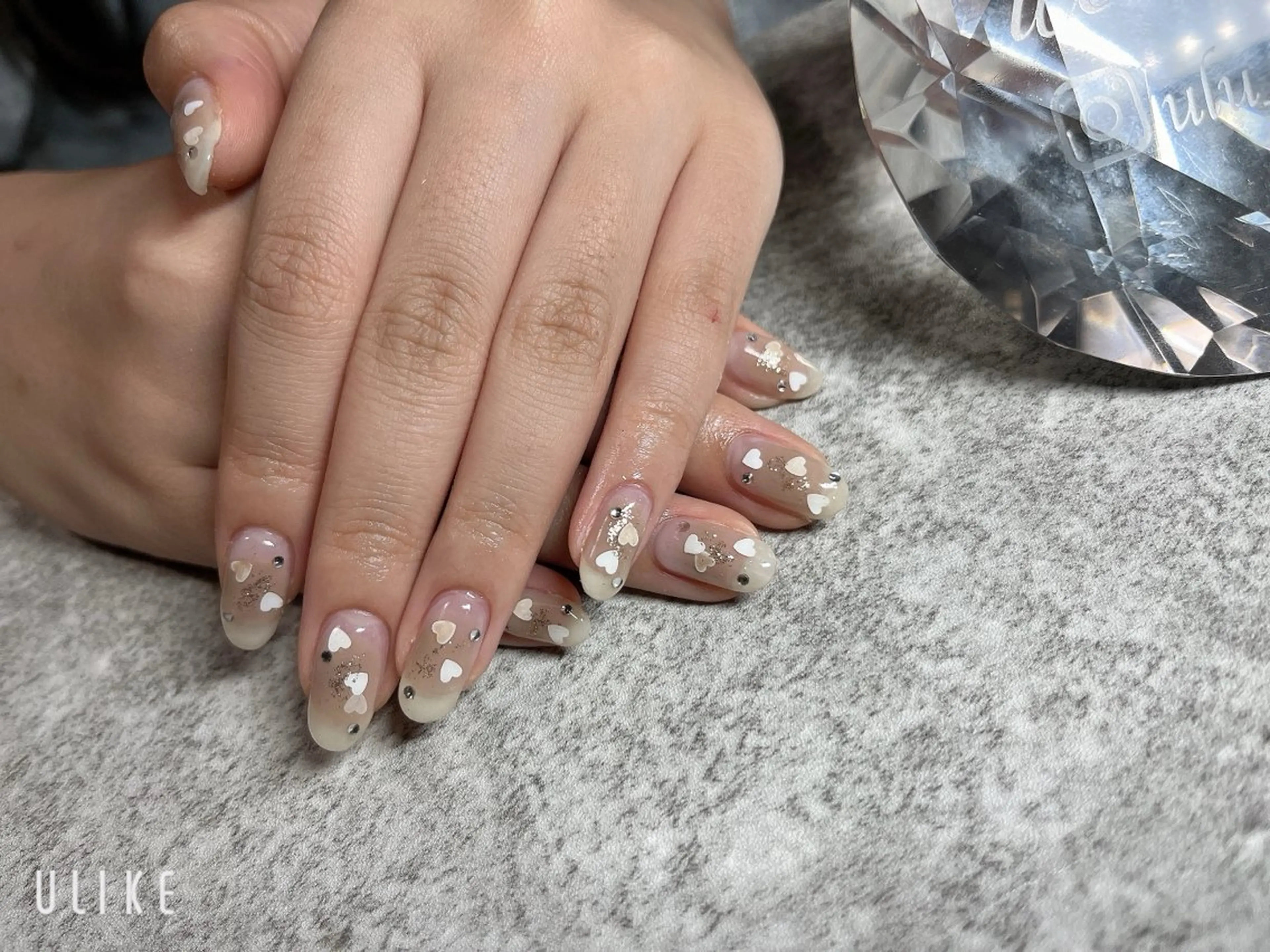 ネイル 持ち込み 佐野 愛美のネイルデザイン