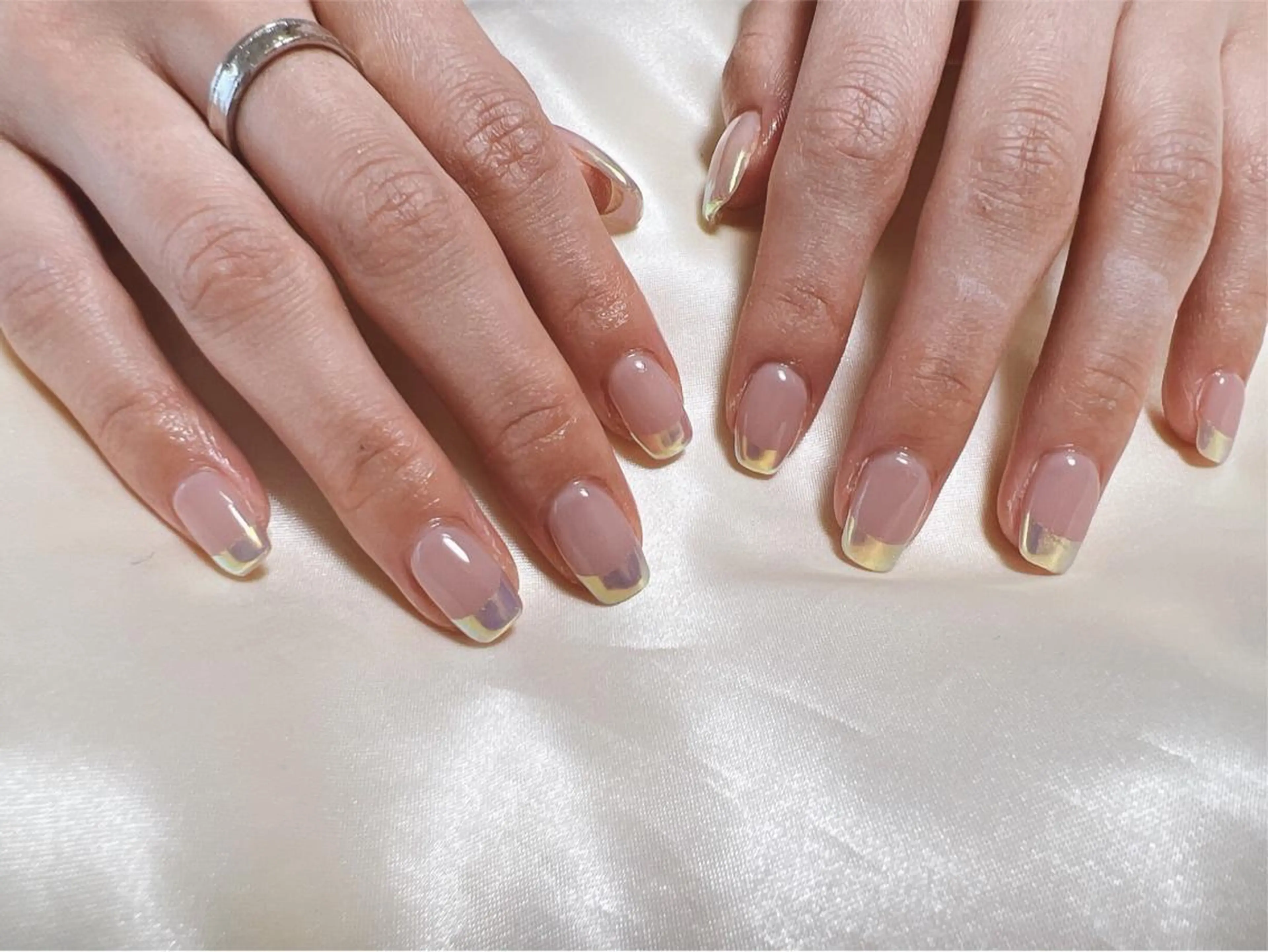 ネイル オーロラネイル フレンチネイル kiki nail &brow二子玉川の眉毛・アイブロウイメージ