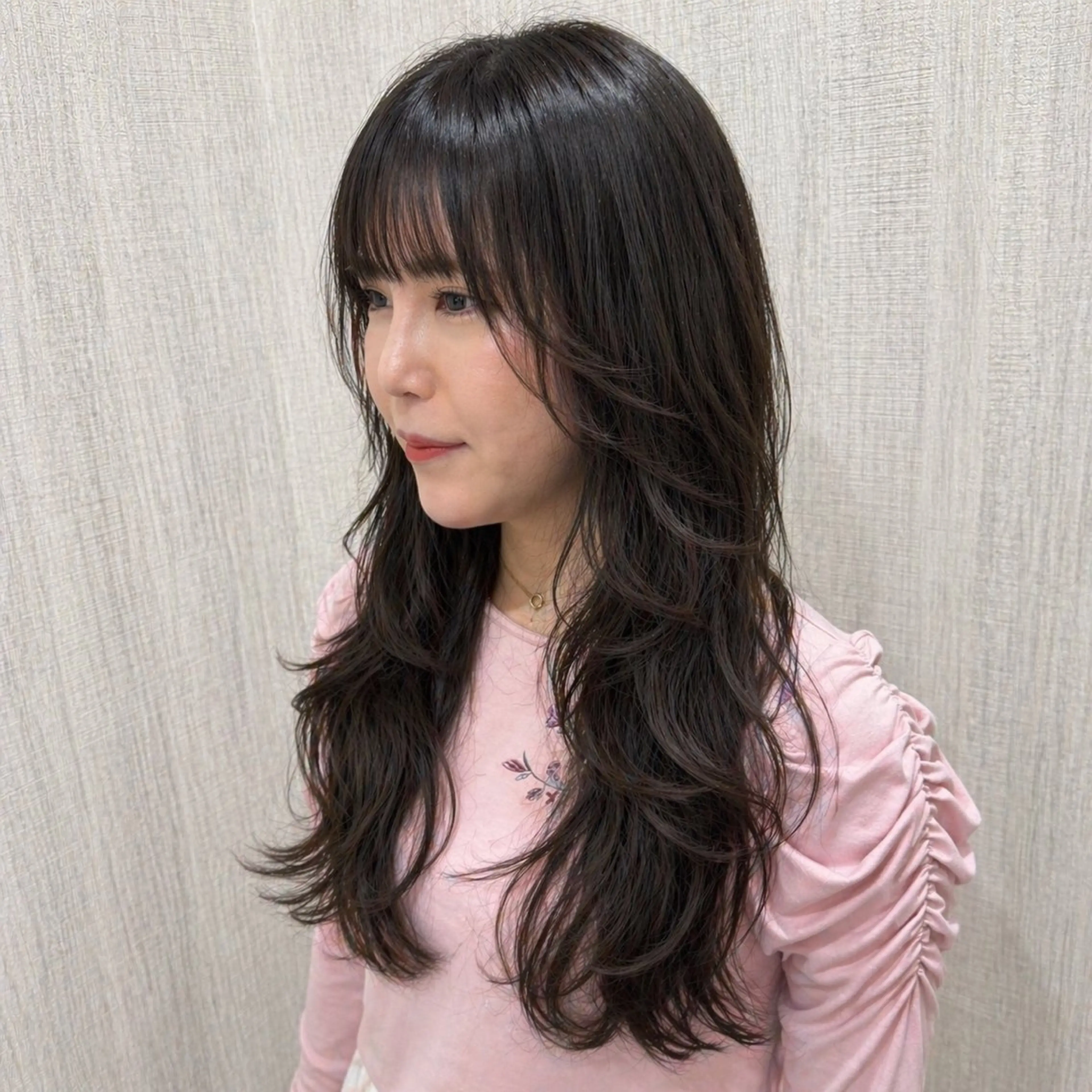 ロング くびれヘア レイヤーカット ロング 小顔カット カット ヘアカラー トリートメント 店長✨レイヤー✖️ 髪質改善✖️韓国ヘアのヘアスタイル