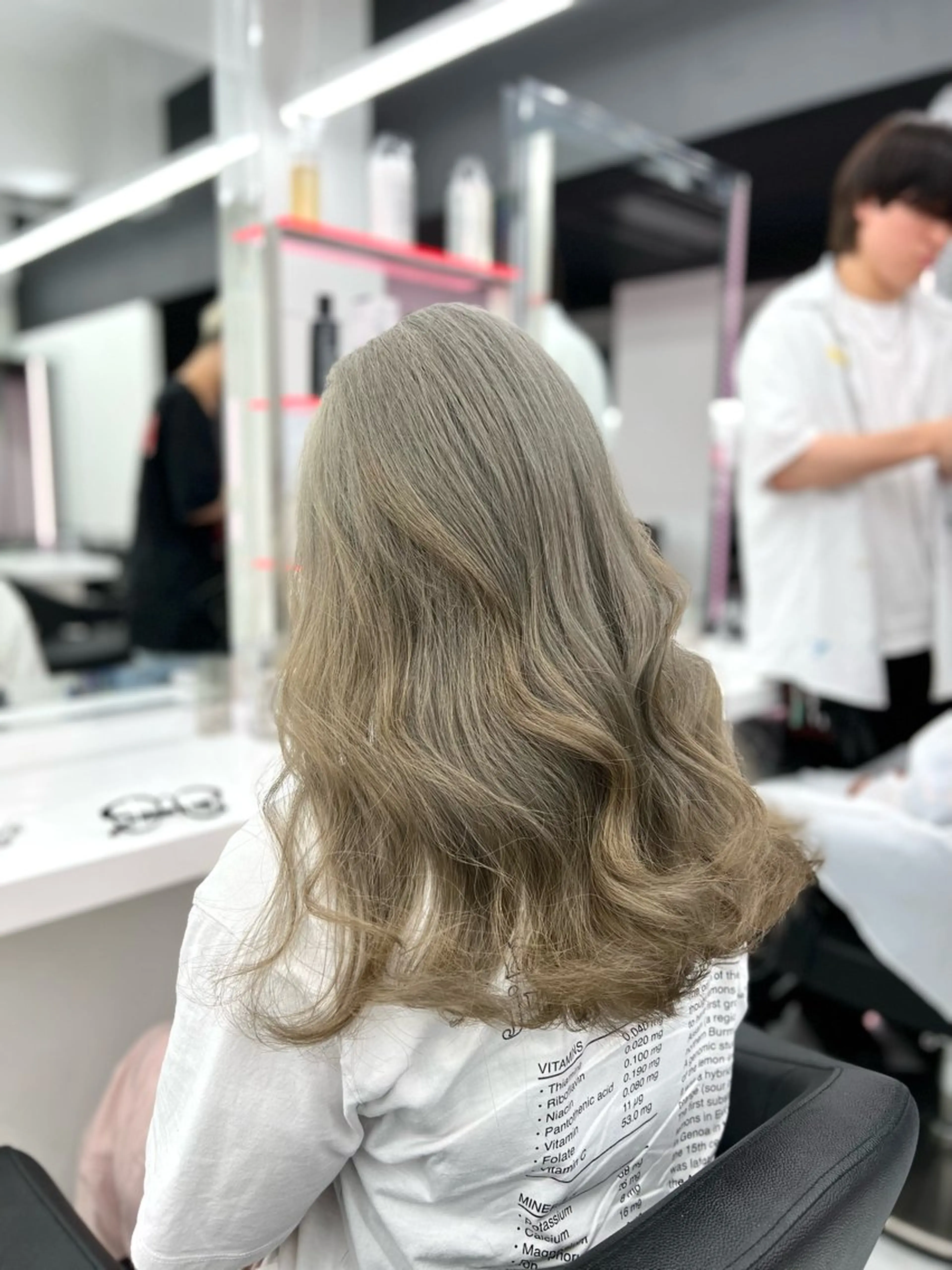 セミロング カラー ヘアアレンジ 透明感×韓流ハイ トーン🫧RYUTAのヘアスタイル