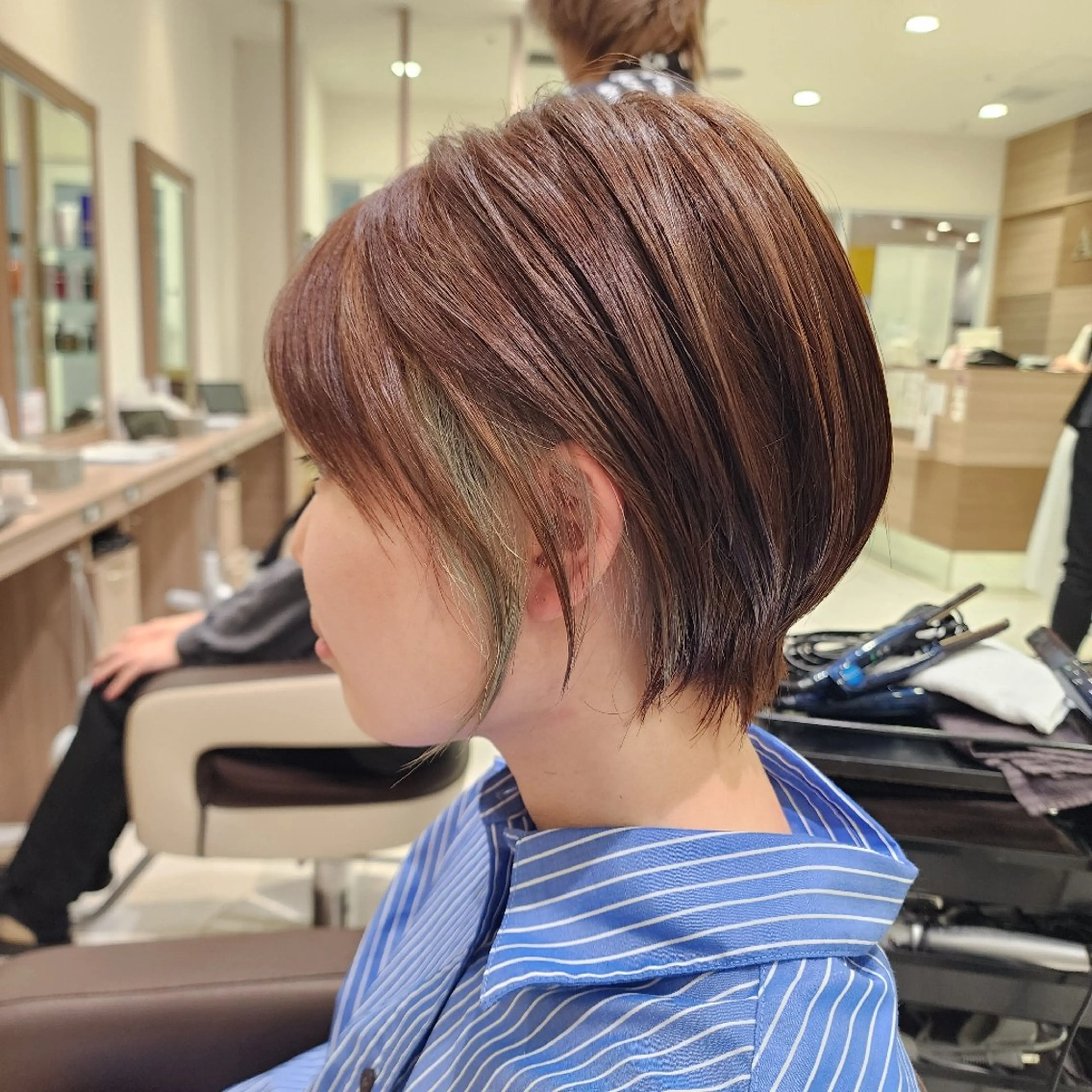 ショート カラー 丸みショート アッシュ ベージュカラー ブリーチ イヤリングカラー カラー特化🔥中村 和貴＜Ash津田沼＞のヘアスタイル