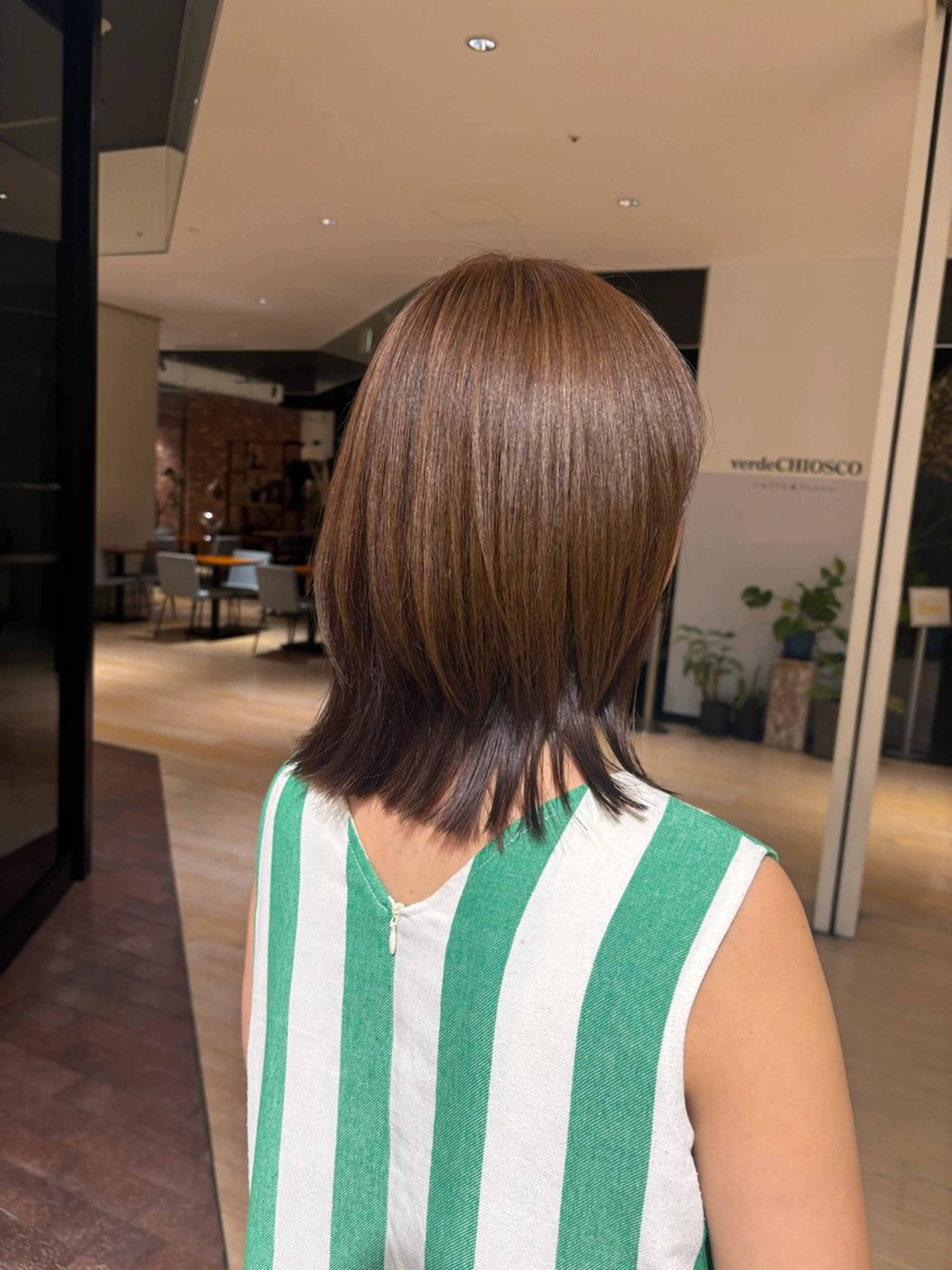 ミディアム カラー ベージュカラー くびれヘア レイヤーカット カット ヘアカラー トリートメント マンツーマン 縮毛矯正/マユコのヘアスタイル