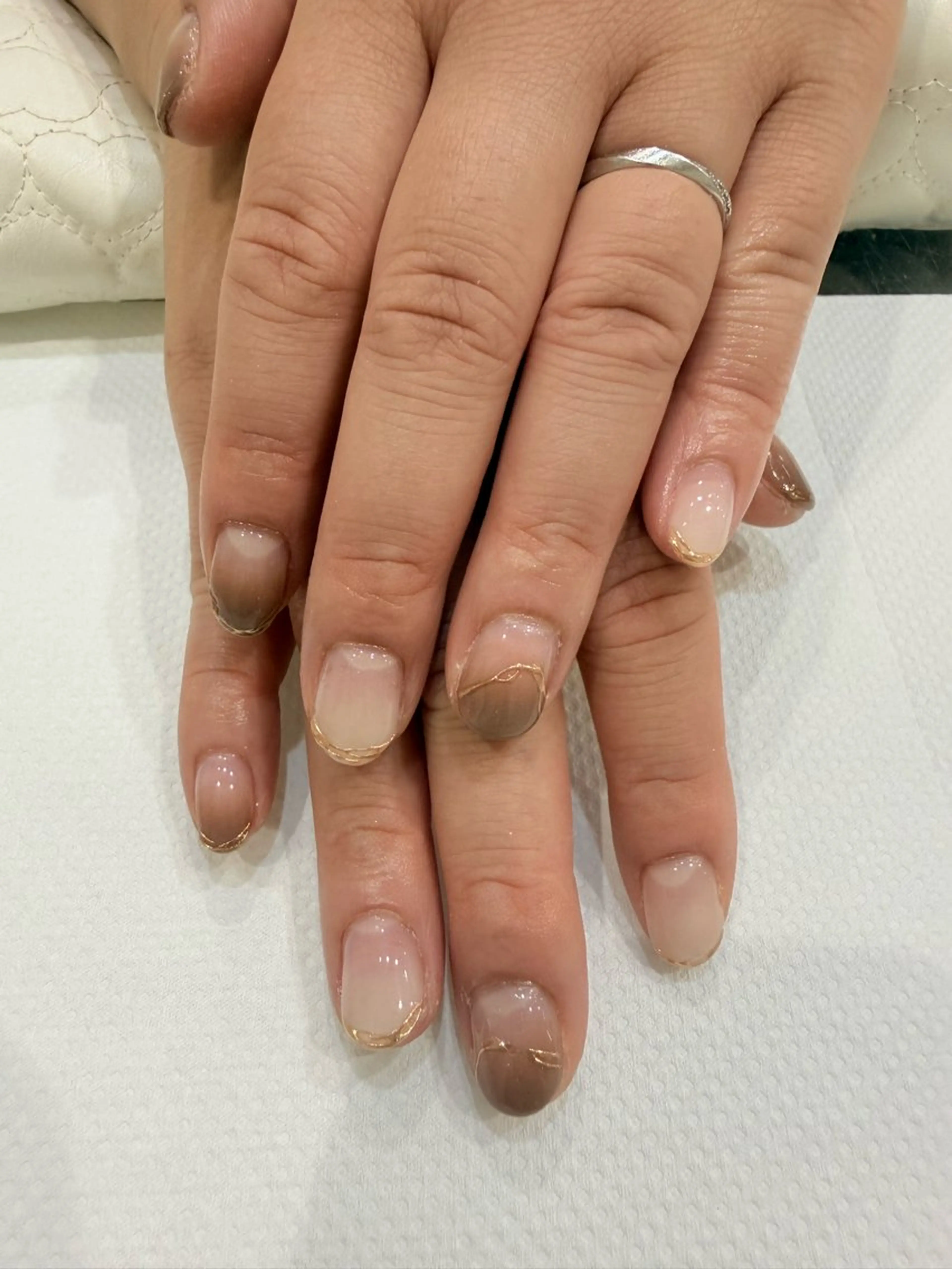 ネイル グラデーション ミラーネイル ニュアンスネイル 赤津 季美枝のネイルデザイン