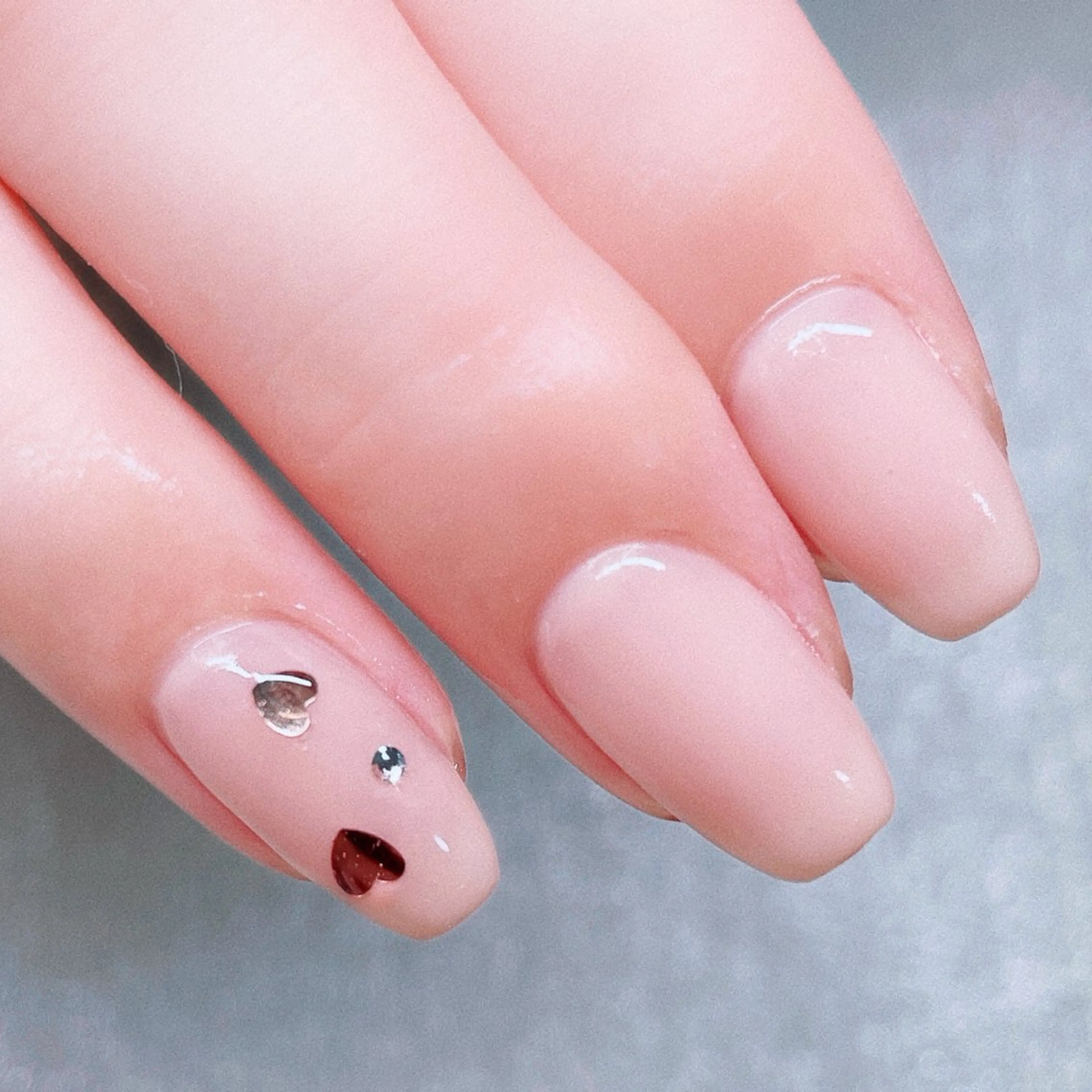 ネイル 長さ出し ハート ストーンネイル ハンドネイル Nailist suzuのネイルデザイン