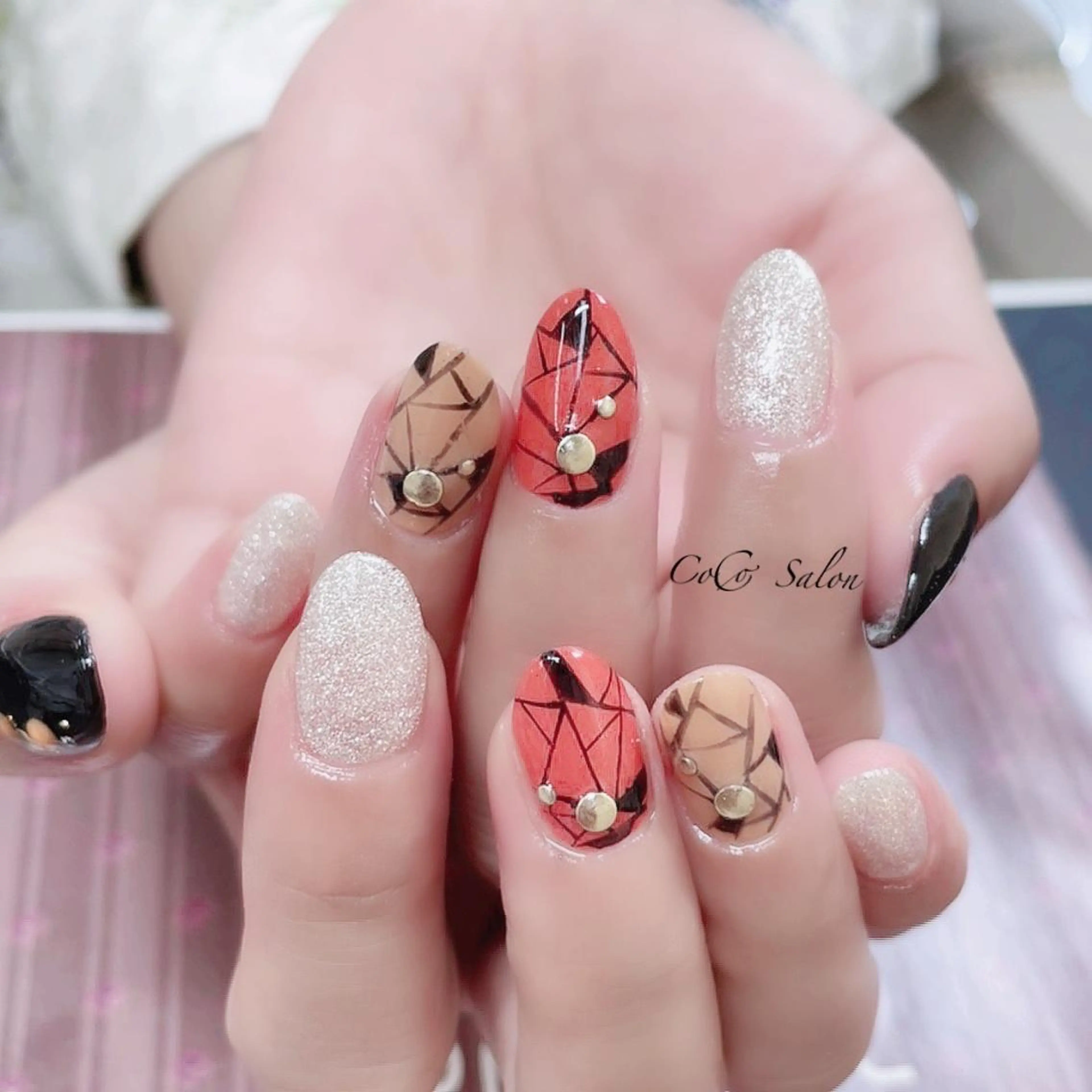 ネイル カジュアル 長さ出し ジェルネイル ラメ(グリッター) オフィスネイル ハンドネイル CoCoSalon ネイル/まつ毛予約のネイルデザイン