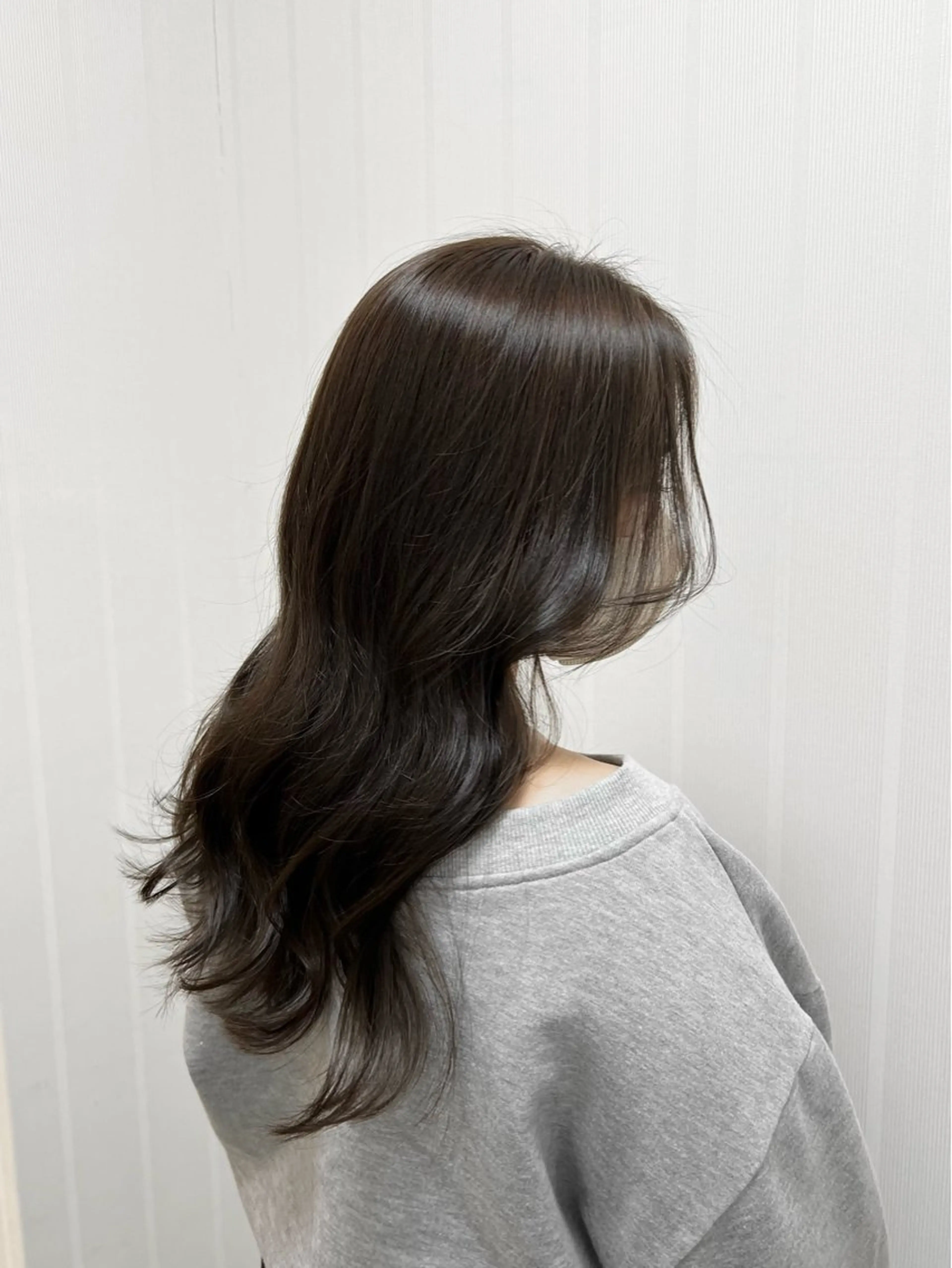 セミロング カラー ブラウンカラー 京橋🫧七菜 /艶カラー/髪質改善のヘアスタイル