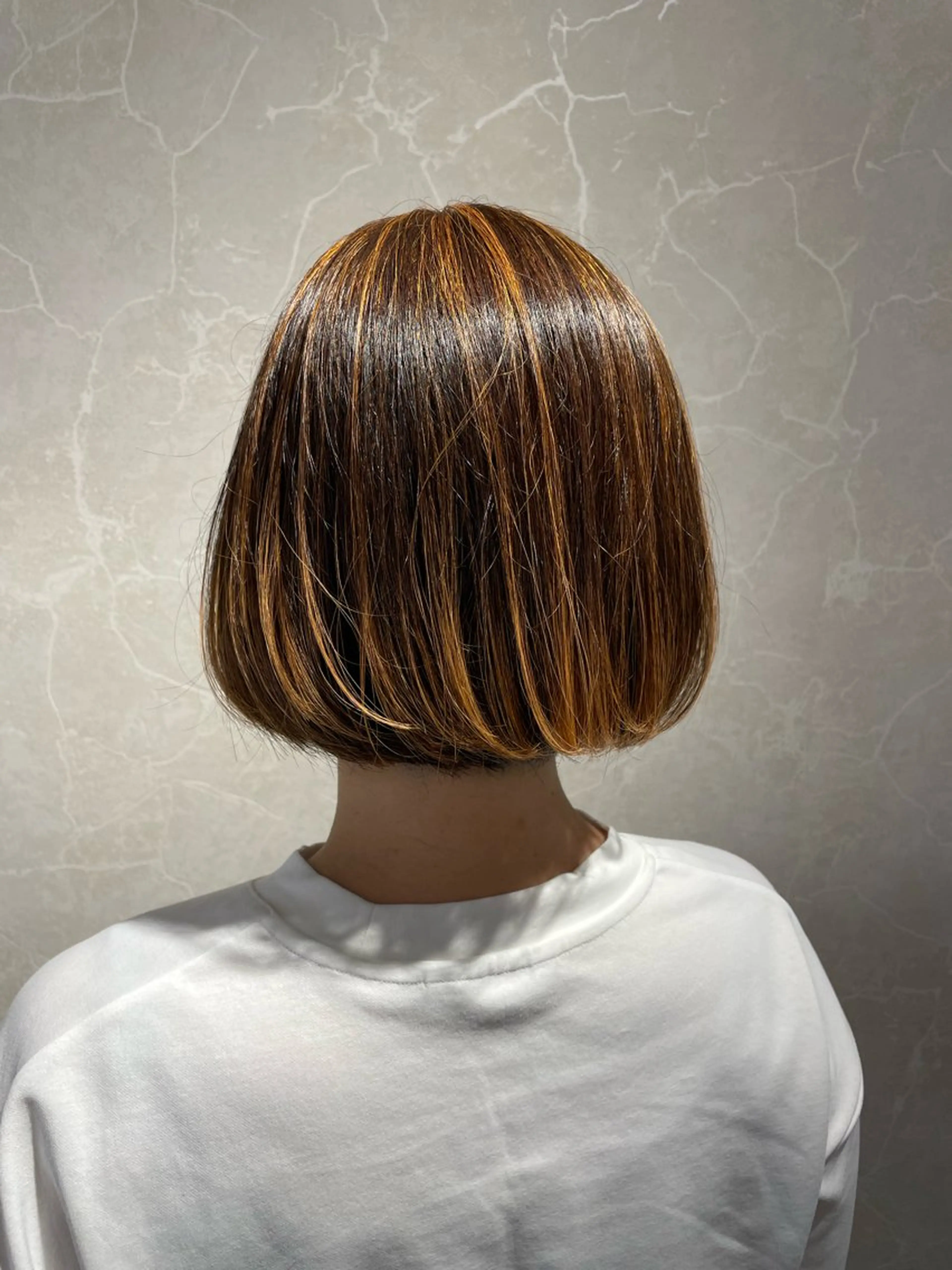 ミディアム カラー カット ヘアカラー 髪の家 tikiのヘアスタイル