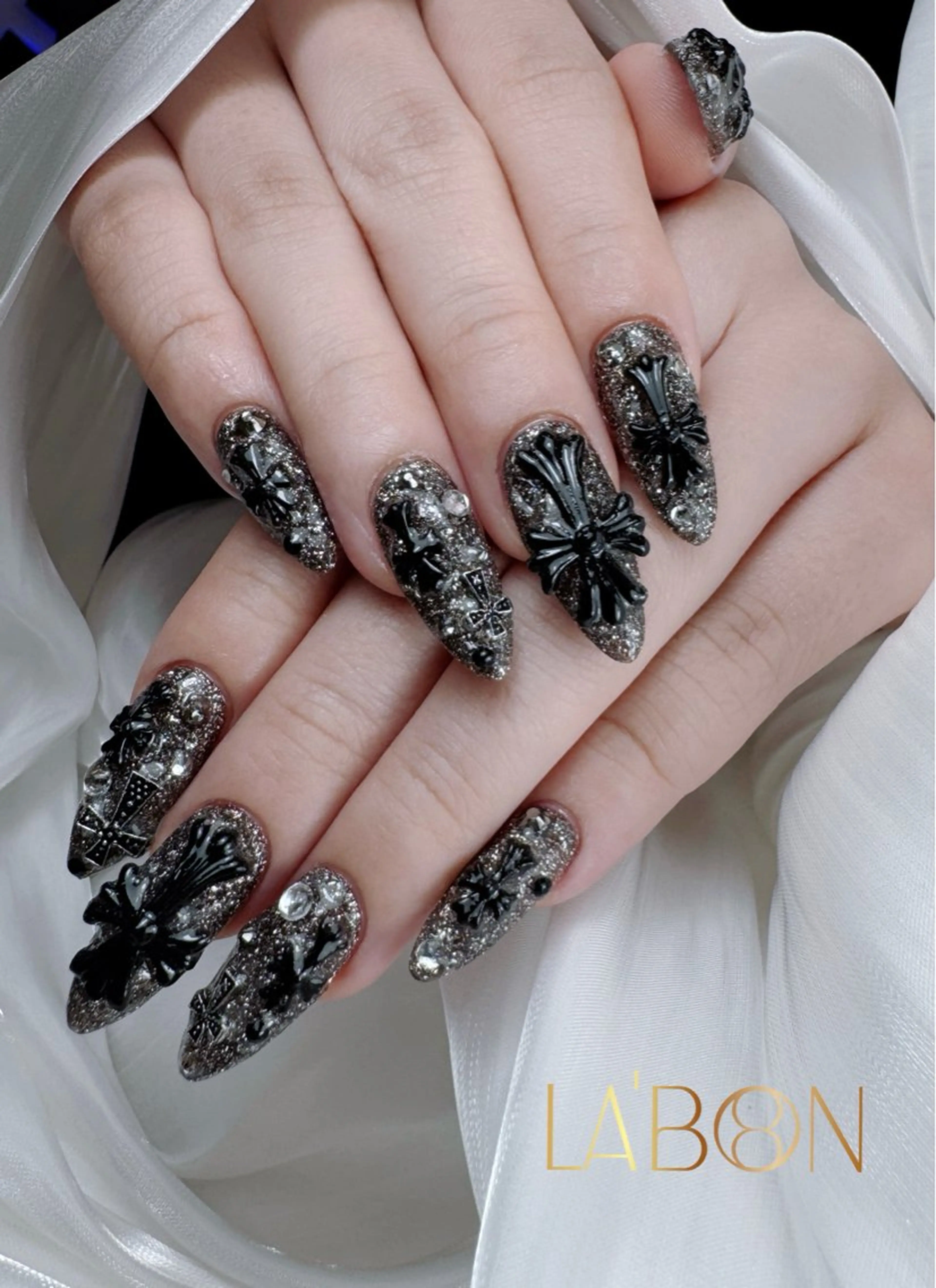 ネイル ジェルネイル ラメ(グリッター) シルバー Labon Nails Artのネイルデザイン