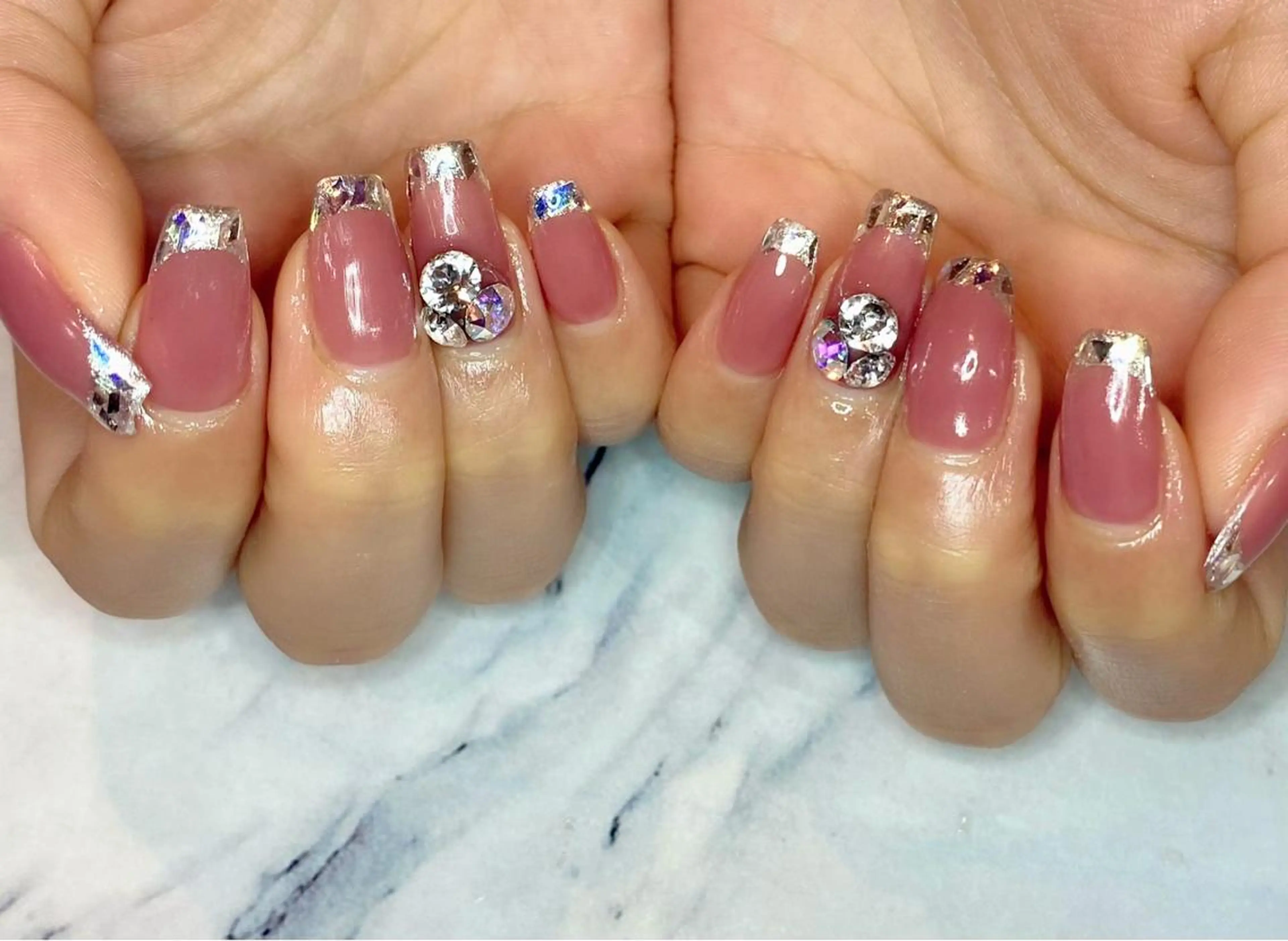 ネイル フレンチネイル ガラスフレンチ ストーンネイル ハンドネイル Lino+ ネイル&よもぎ蒸しのネイルデザイン