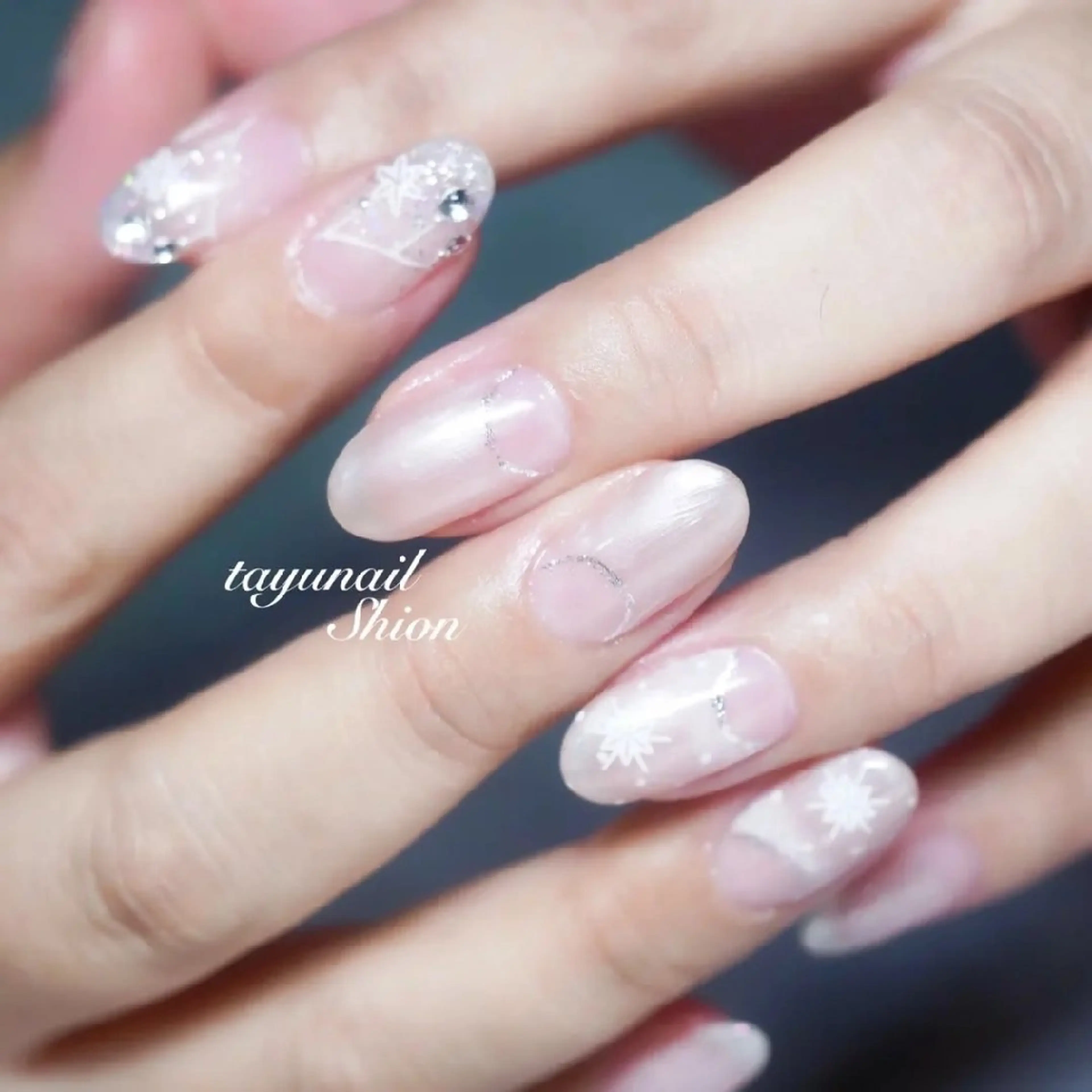 ネイル フレンチネイル ジェルネイル キラキラネイル ラメ(グリッター) パラジェル ネイルサロン 【たゆnail】のネイルデザイン