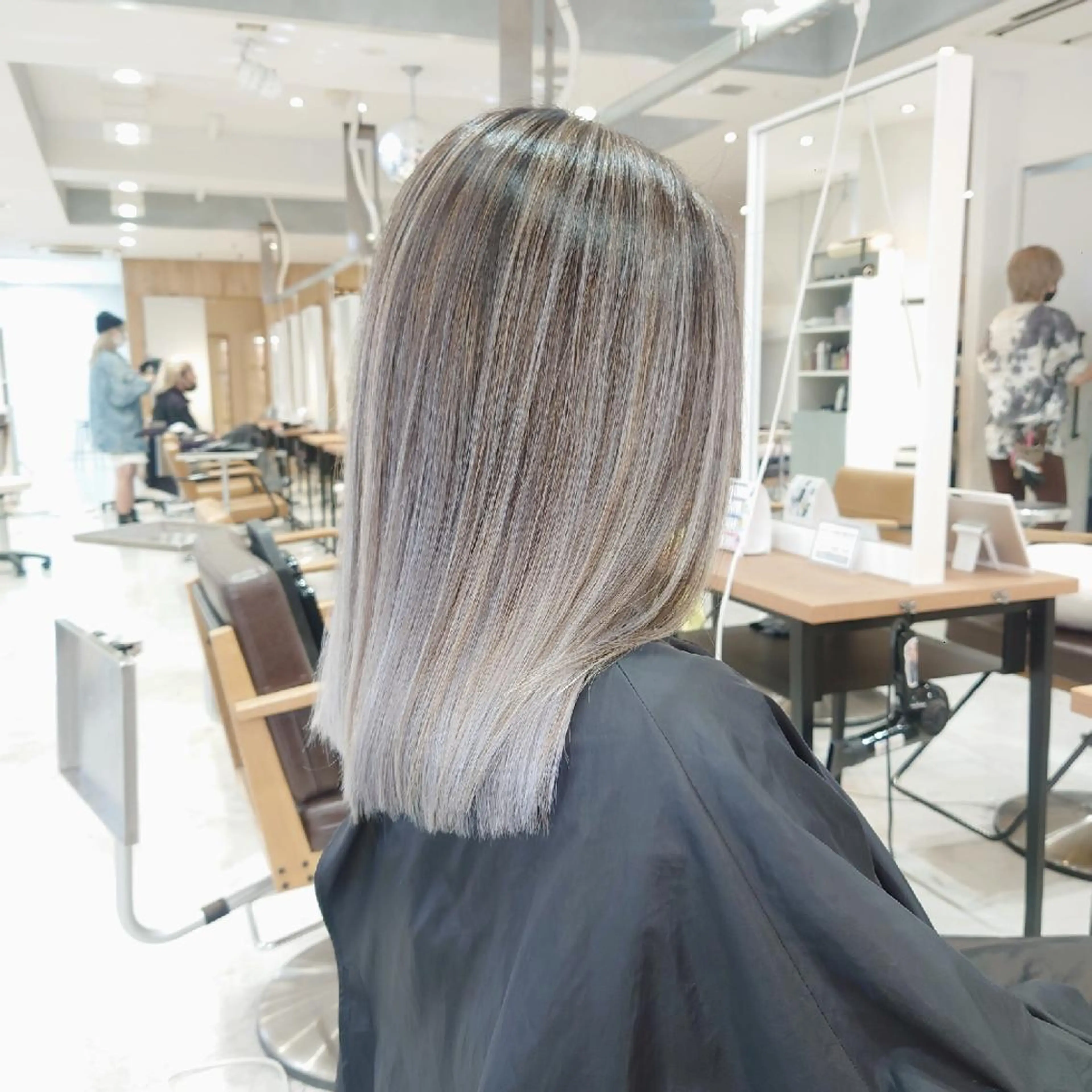 ミディアム カラー ヘアカラー トリートメント 艶髪✨ブリーチ職人 井手正康のヘアスタイル