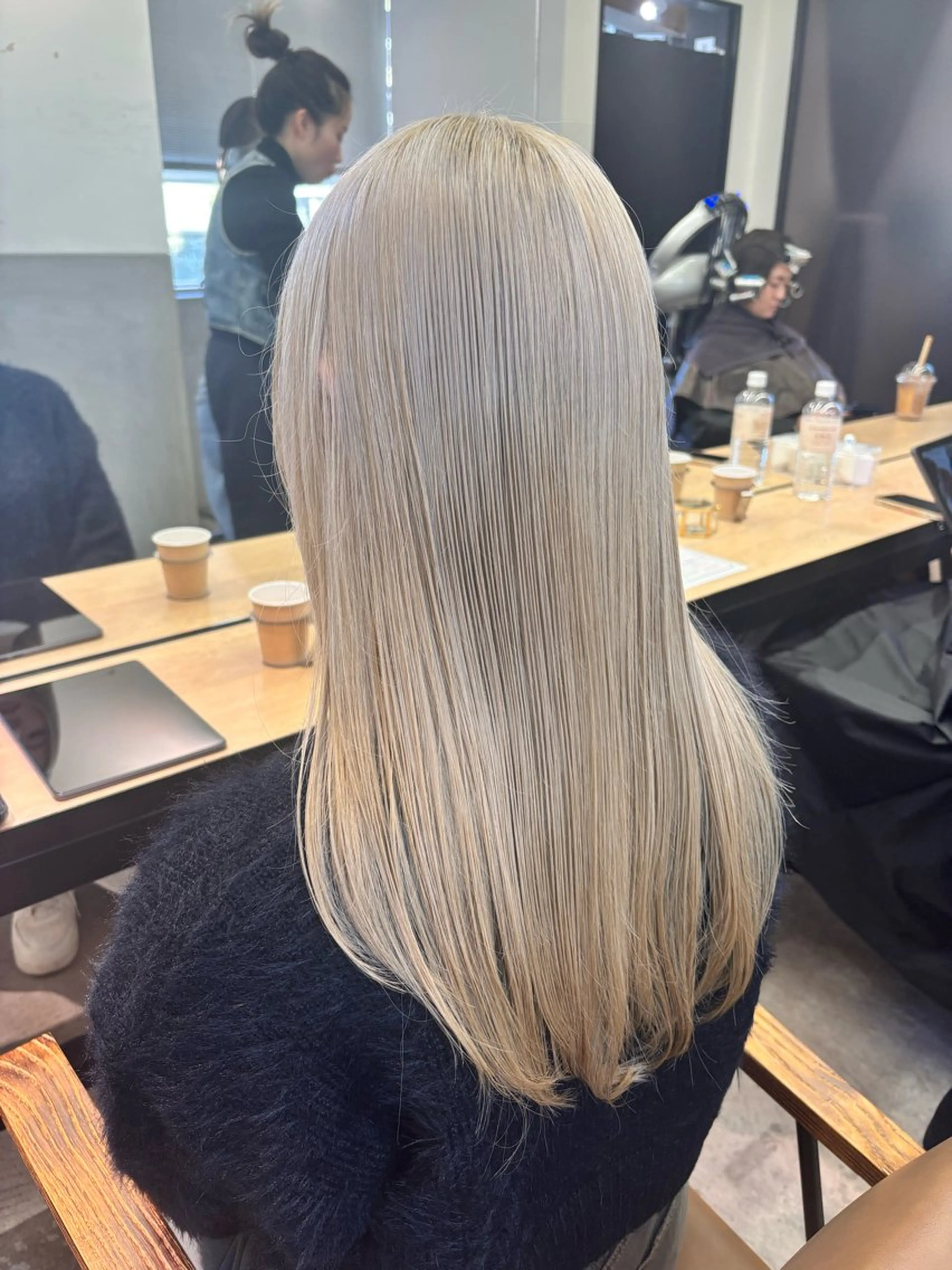 ロング ハイトーン 🌷ハルミ🌷のヘアスタイル