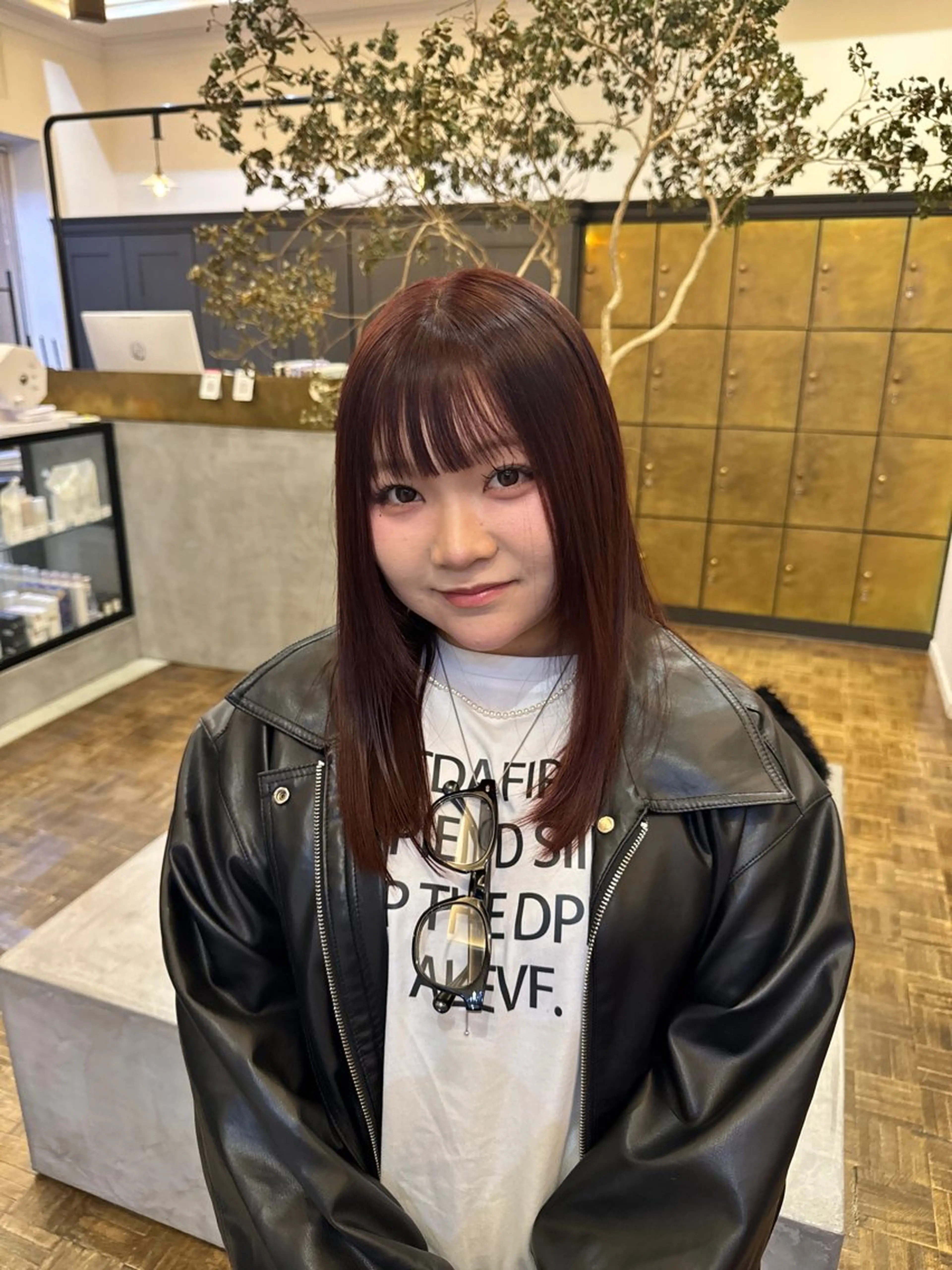 ロング カラー レッドカラー トリートメント ヘアカラー 天野 珠華のヘアスタイル