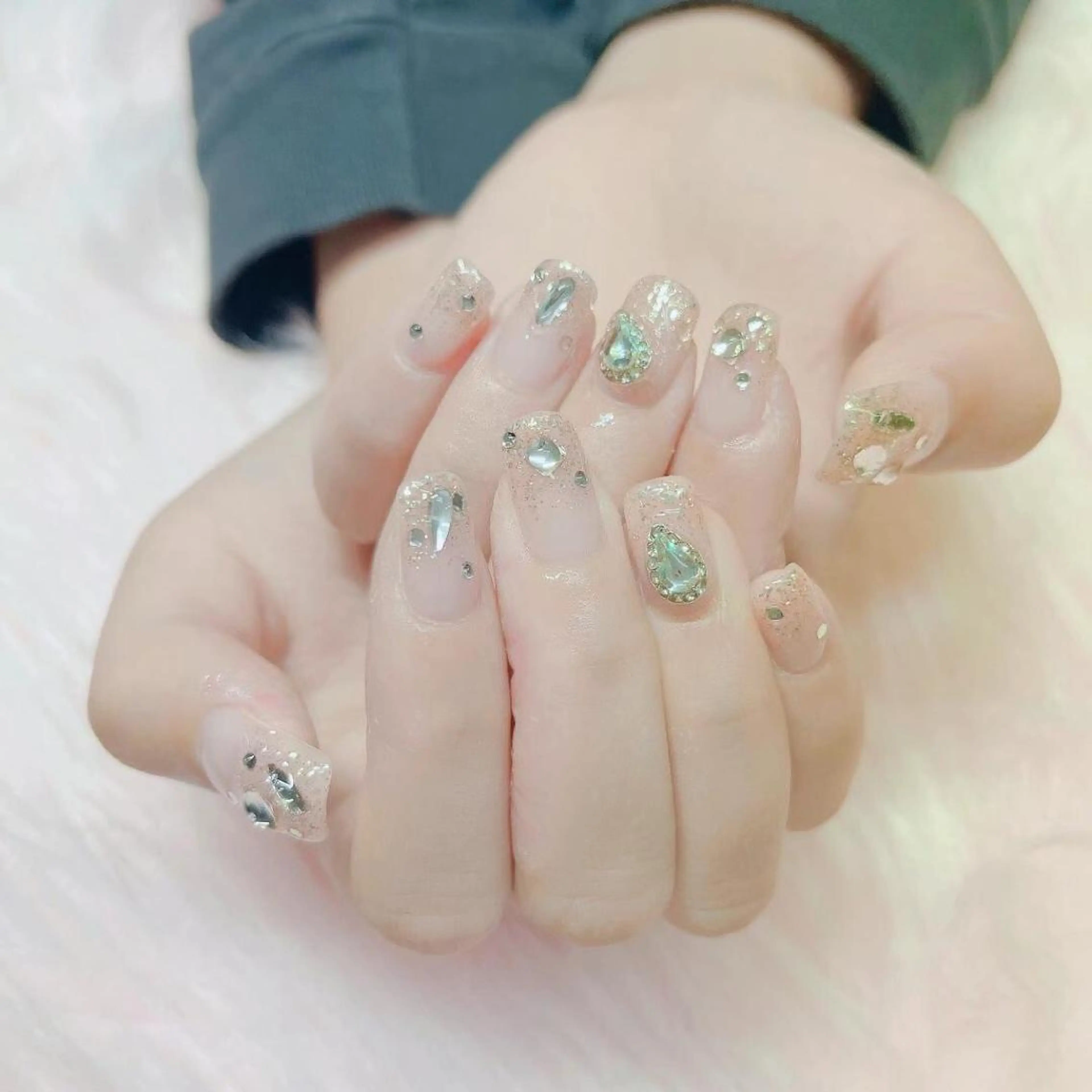 ネイル キラキラネイル ワンホンネイル ハンドネイル MoonNail ユリ🌸のネイルデザイン