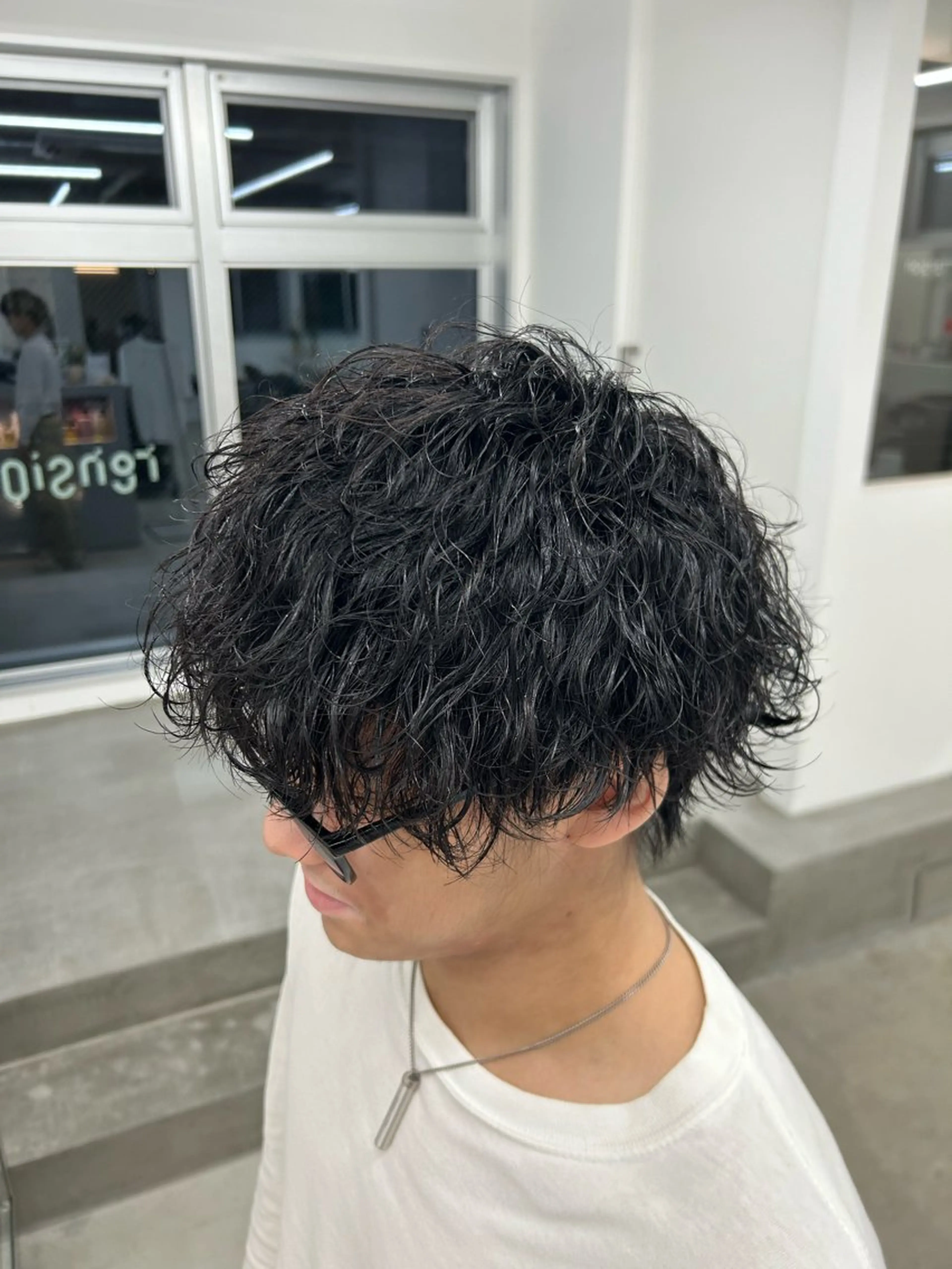 ショート メンズ メンズパーマ 波巻きパーマ なりたひろと / フェザーパーマのヘアスタイル