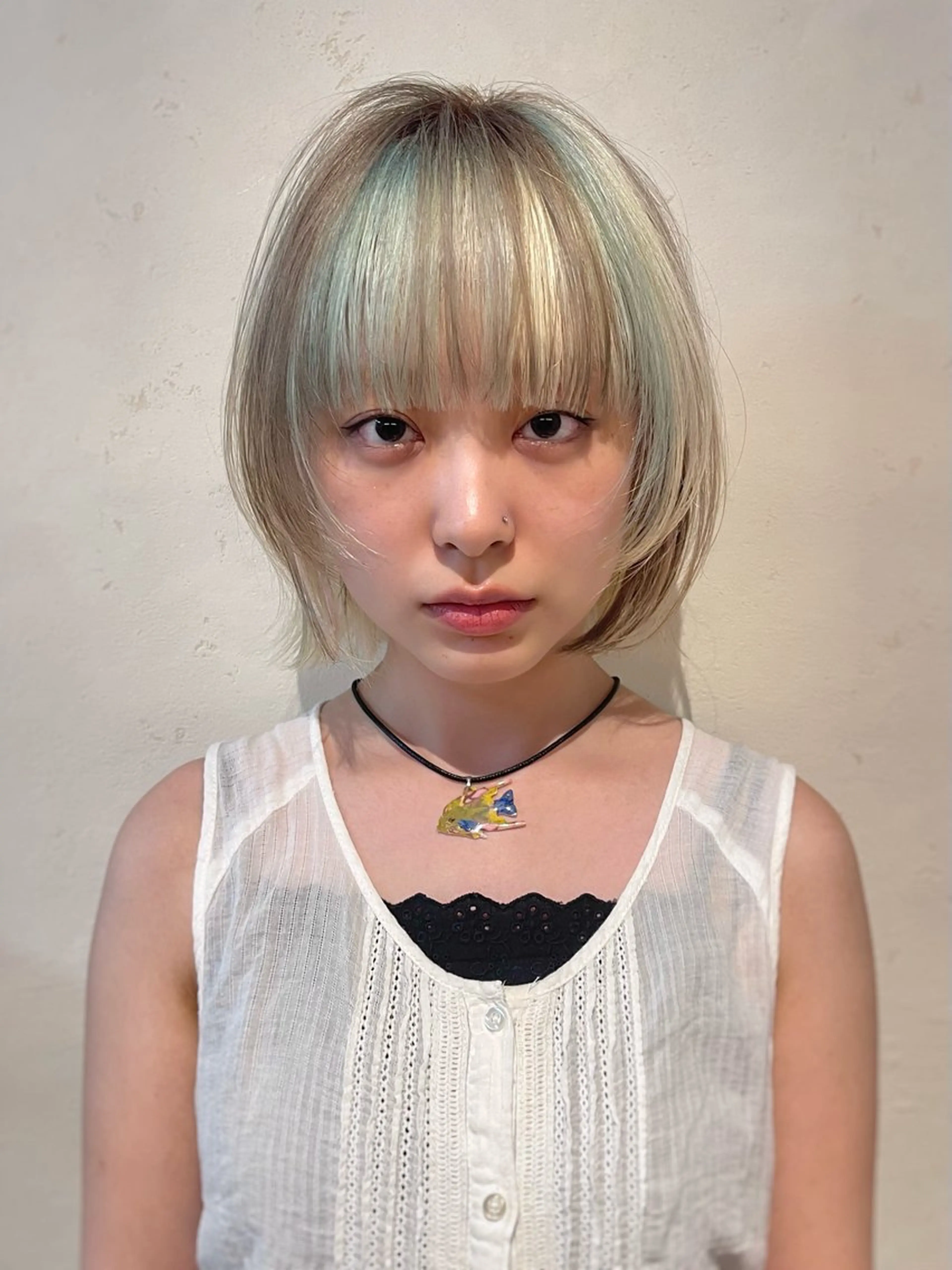 ミディアム カラー カット ヘアカラー トリートメント ヘアセット 安部佑哉/ハイトーン /レイヤー/ブリーチのヘアスタイル