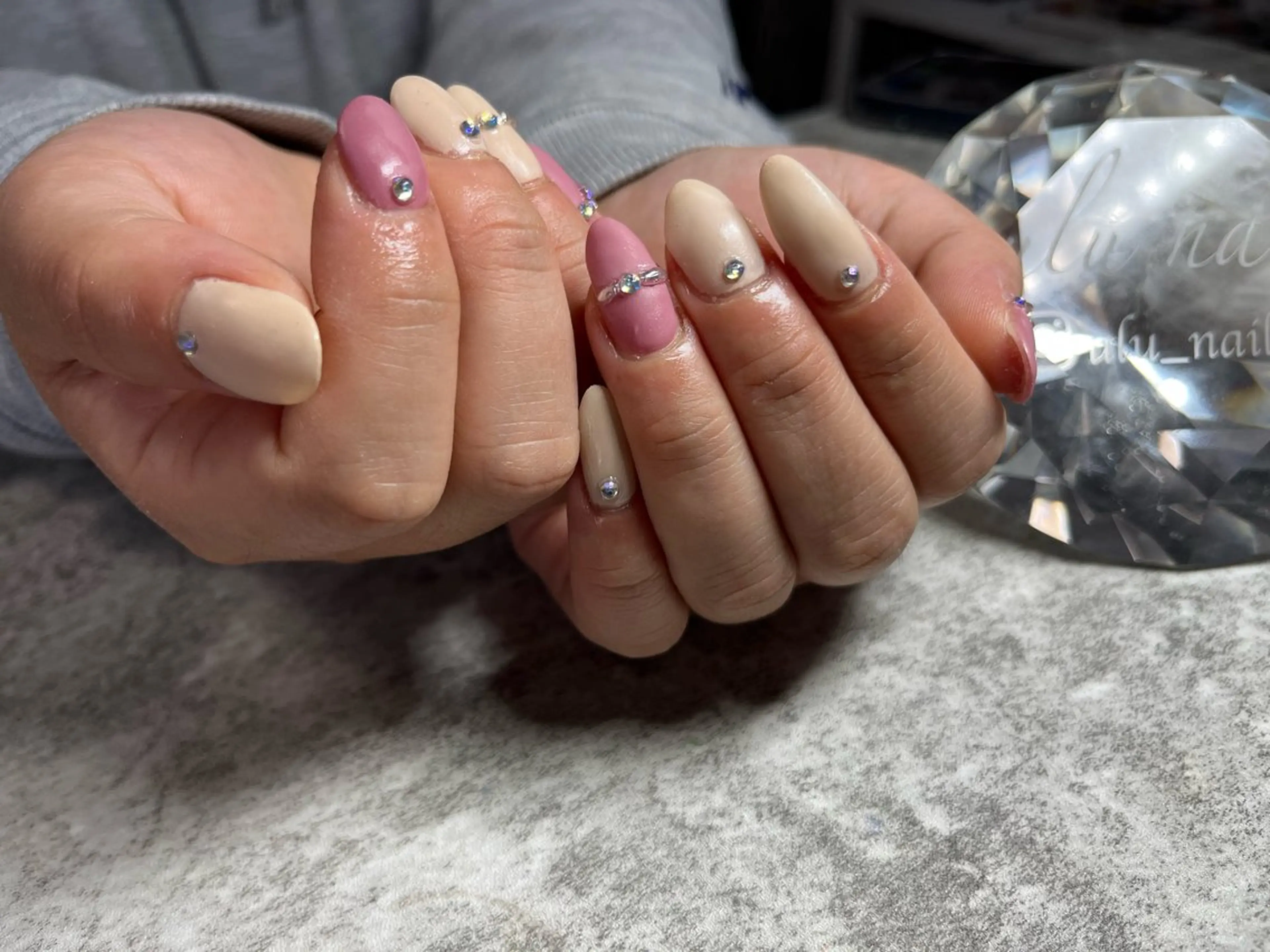 ネイル 持ち込み 佐野 愛美のネイルデザイン