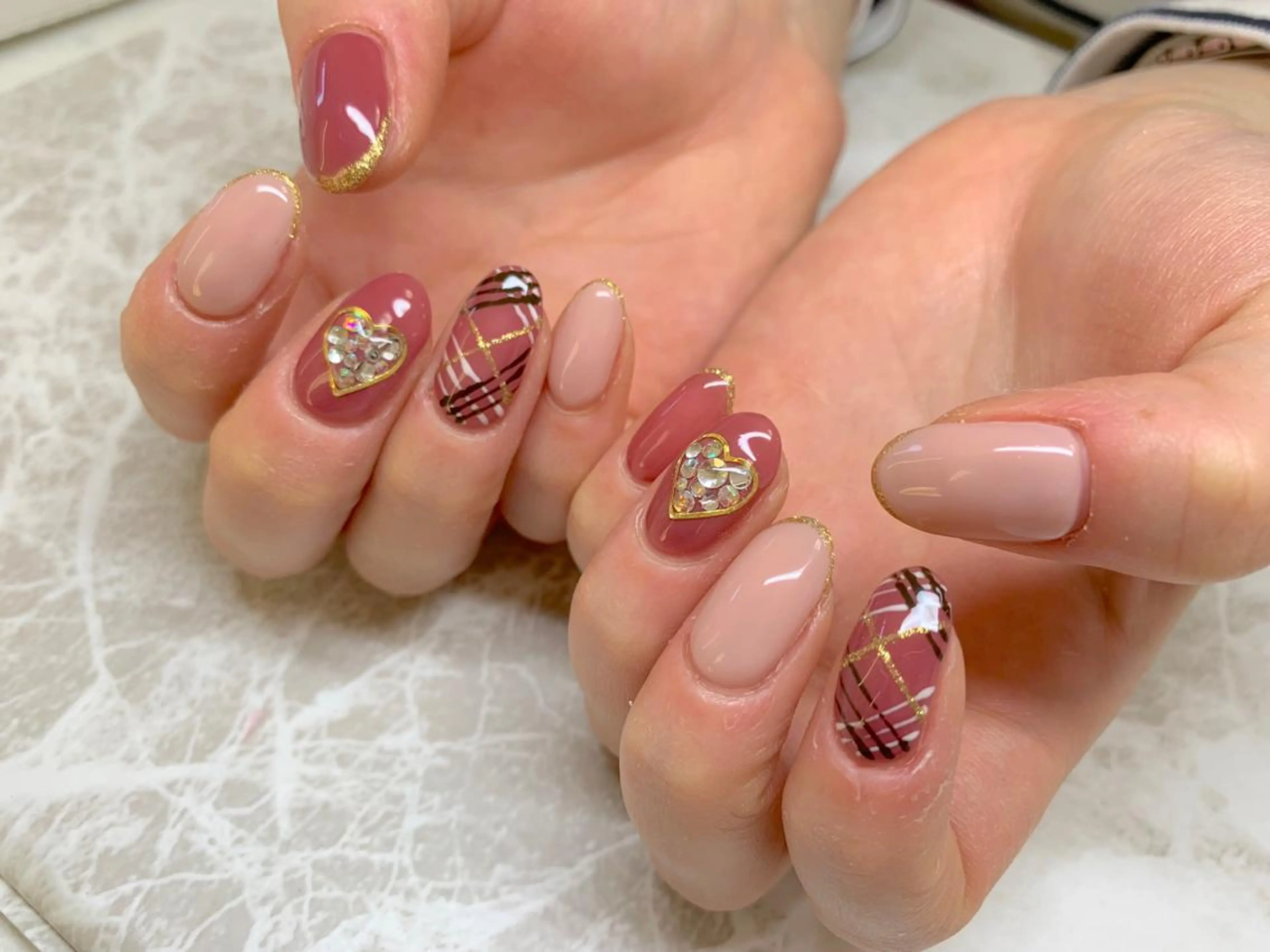 ネイル アートネイル バレンタイン LULU LIMAのネイルデザイン