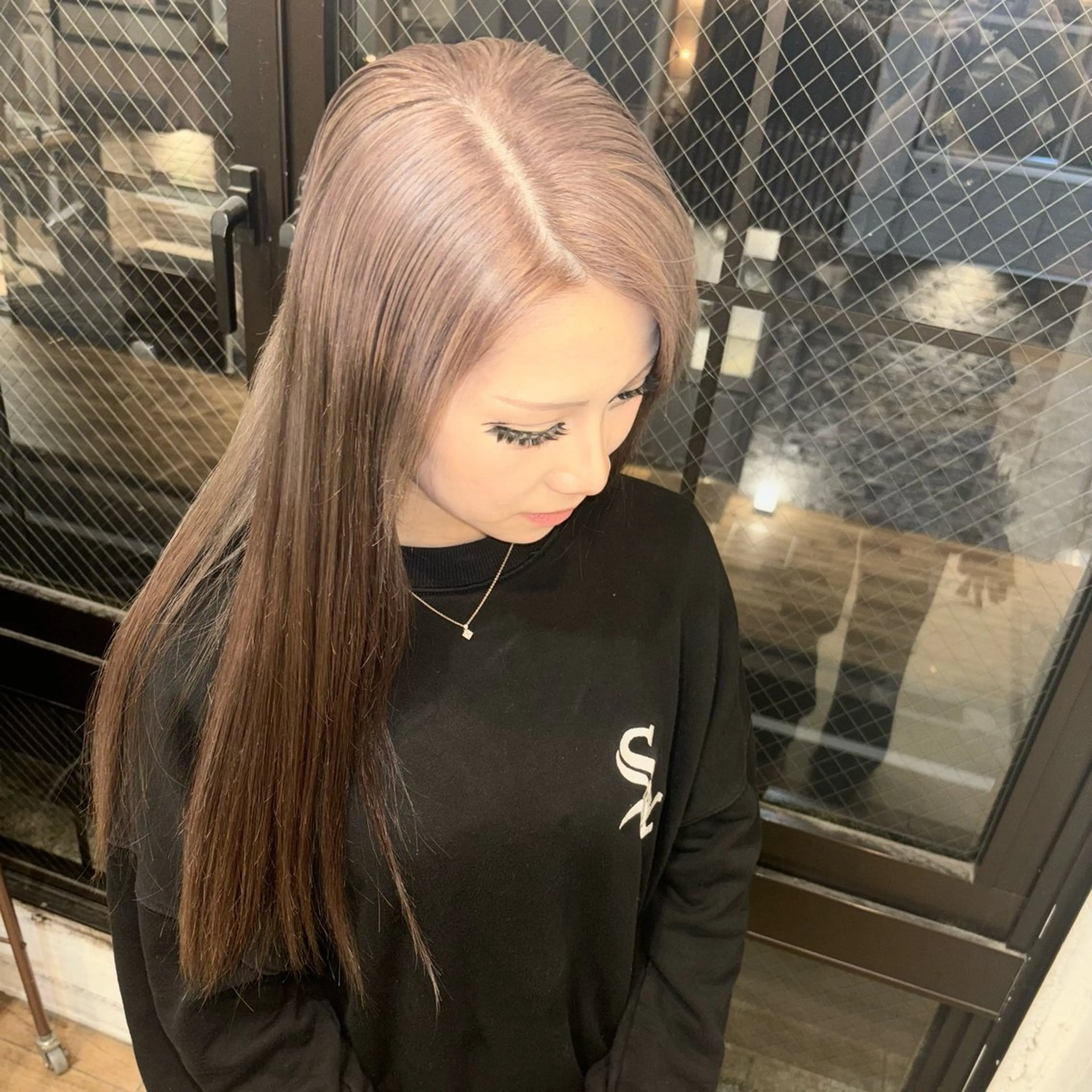 カラー 新原 陽那のヘアスタイル