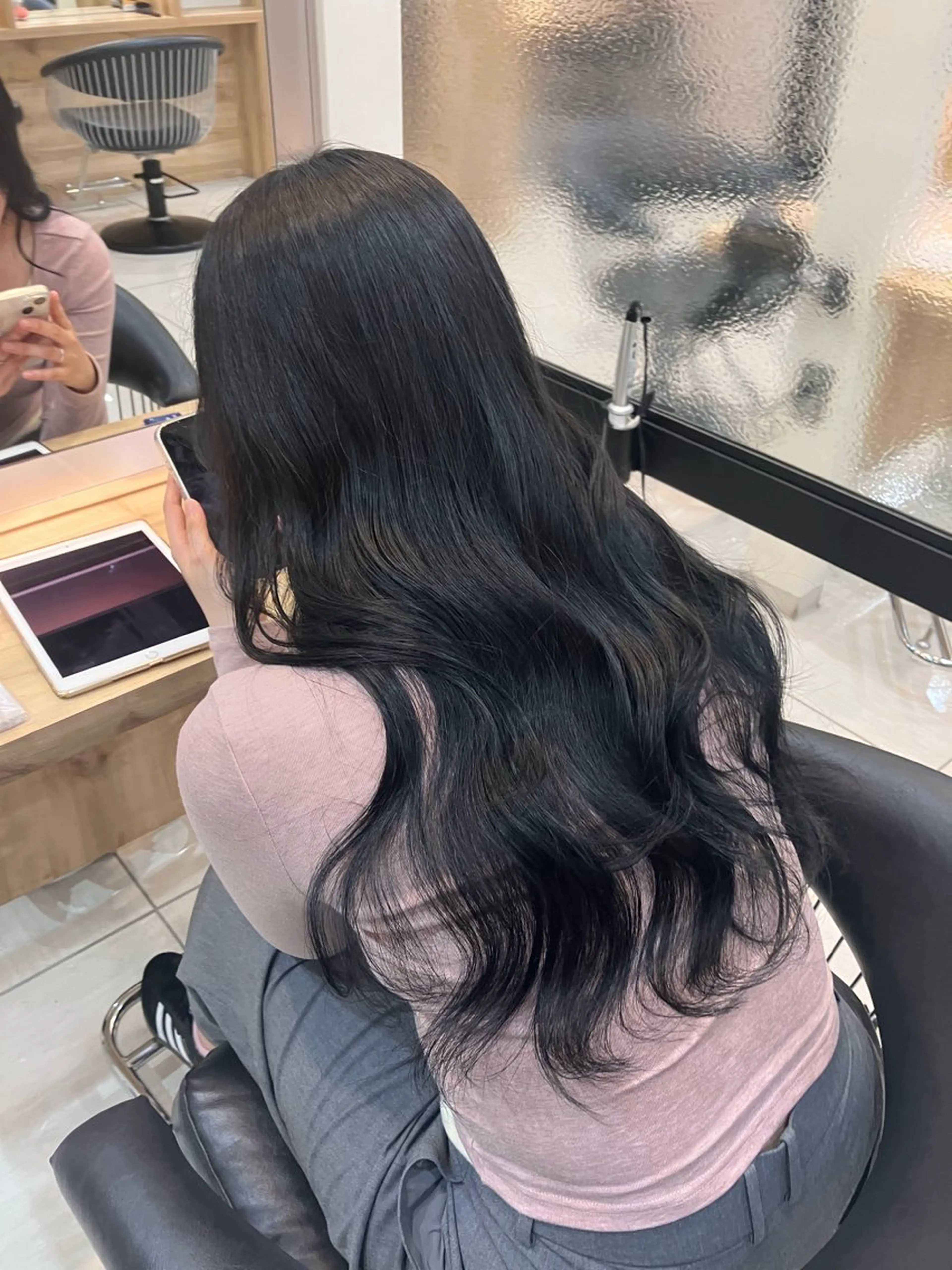 ロング カラー 前髪/顔周り/透明感 艶カラーとどさんのヘアスタイル