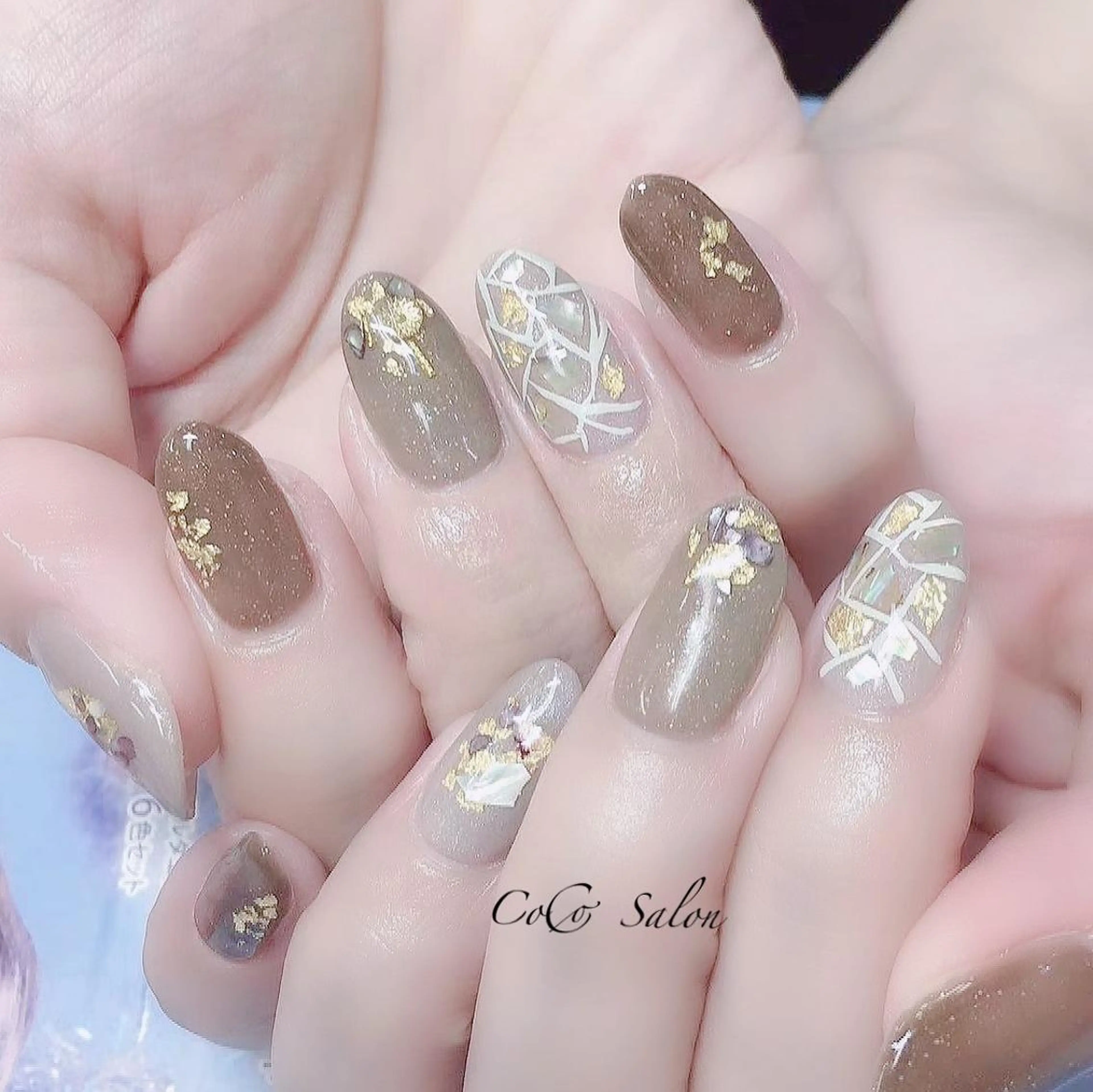 ネイル ブラウン 長さ出し ジェルネイル ラメ(グリッター) オフィスネイル ハンドネイル CoCoSalon ネイル/まつ毛予約のネイルデザイン