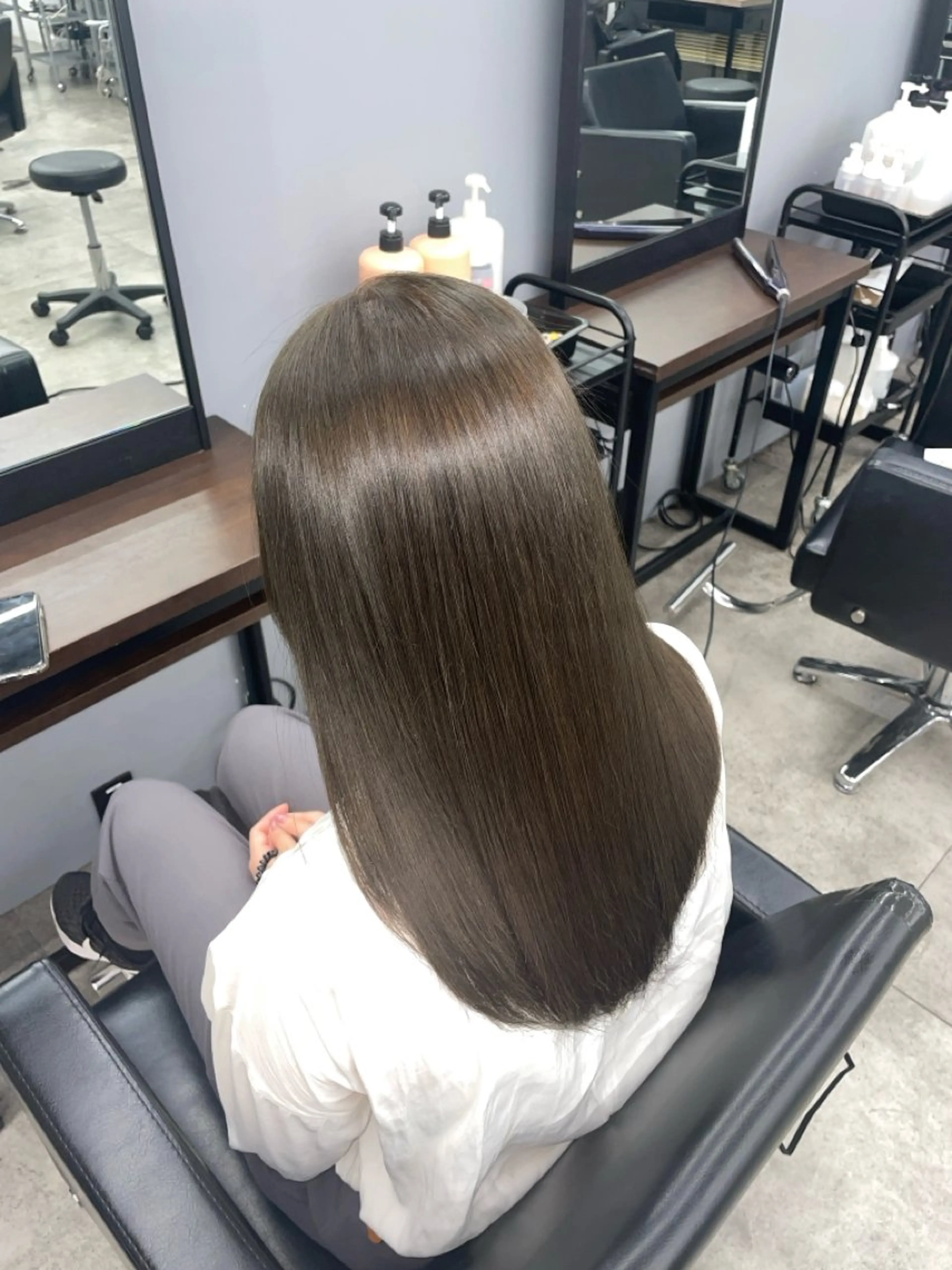 ミディアム カラー 艶髪/トリートメント ⭐️KIRARI⭐️のヘアスタイル