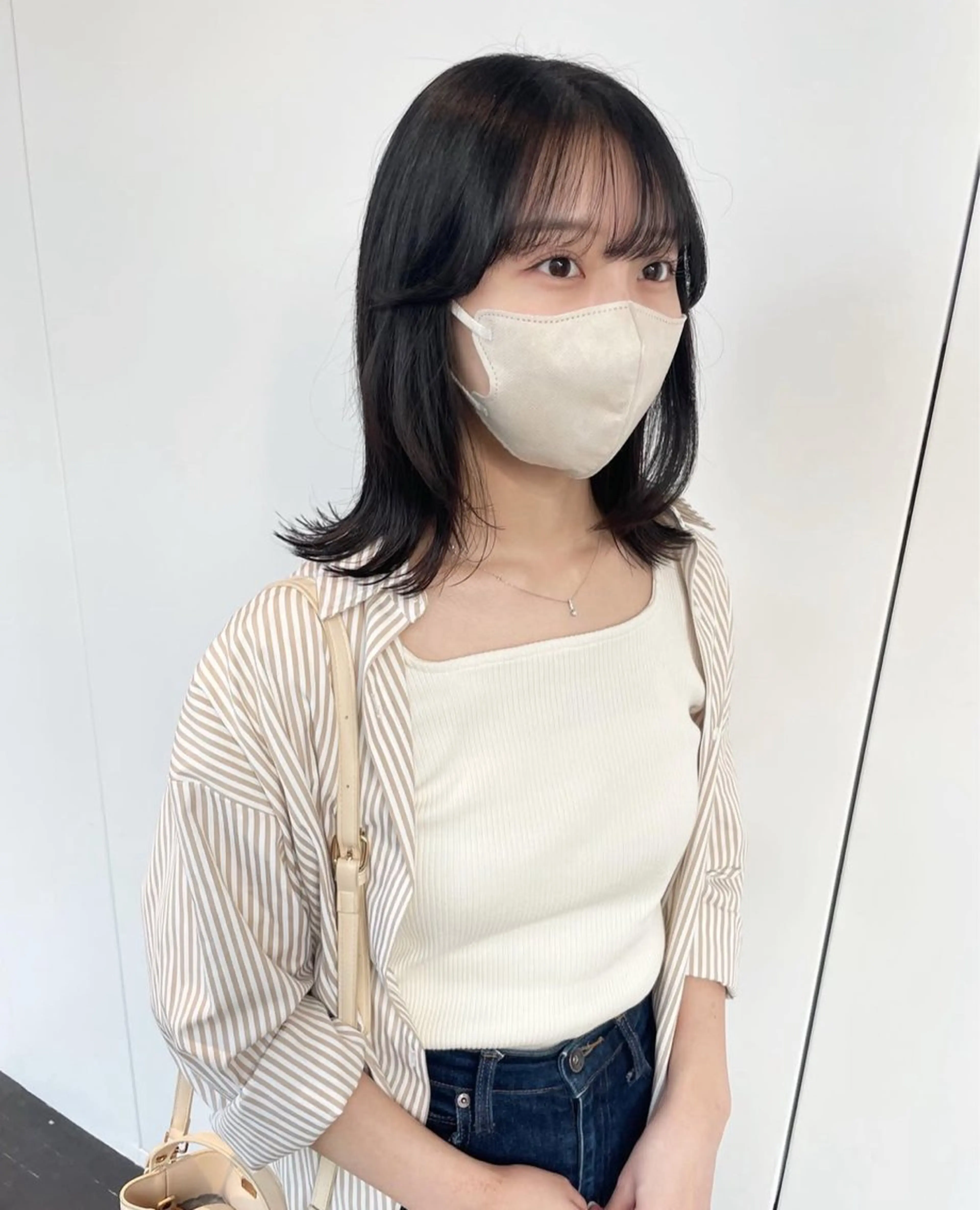 セミロング シースルーバング サイドバング 岩田菜央 《武蔵小杉》のヘアスタイル