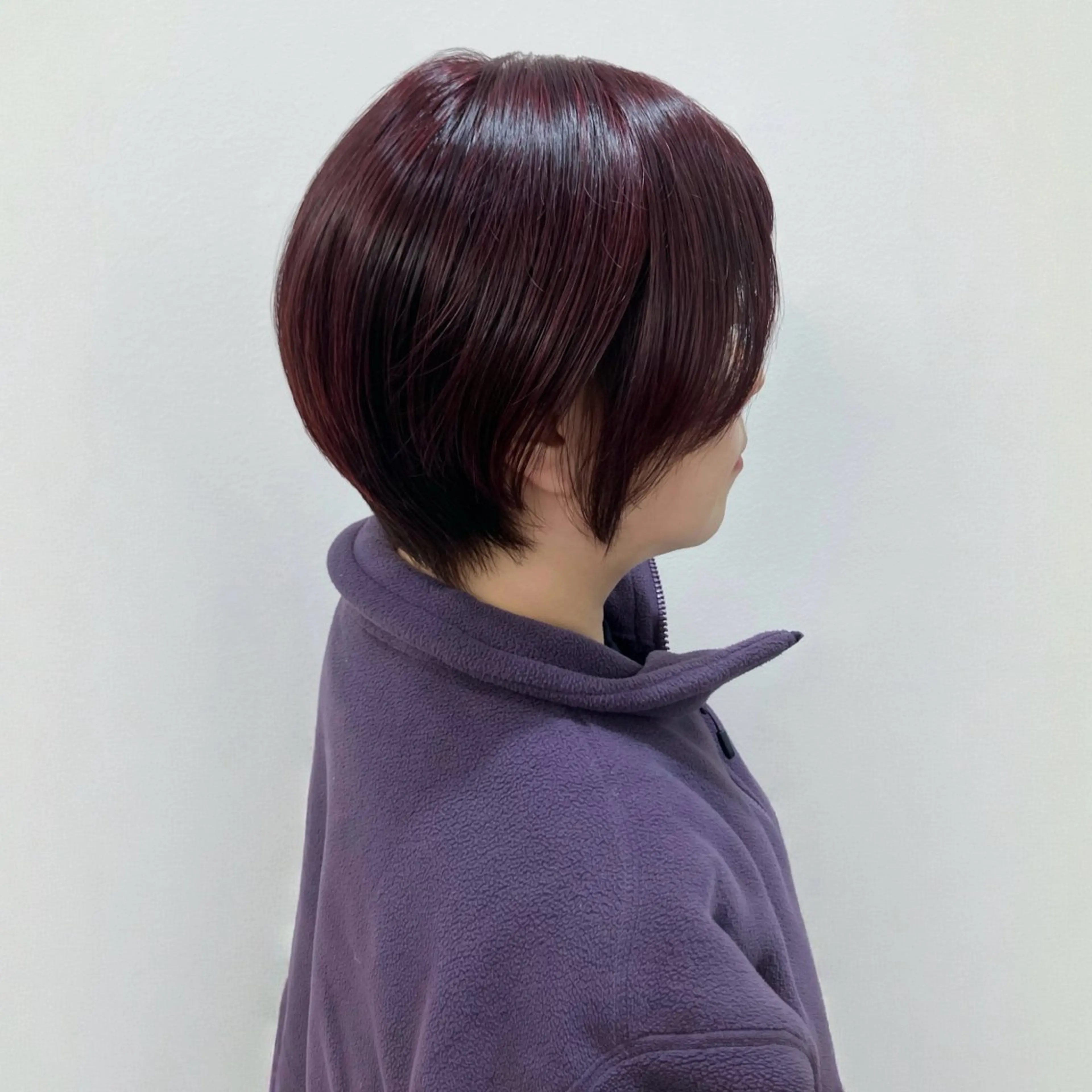 ショート カラー カシス くびれヘア ショートヘア カット ヘアカラー 宮岡シノ /戸田公園徒歩2分のヘアスタイル