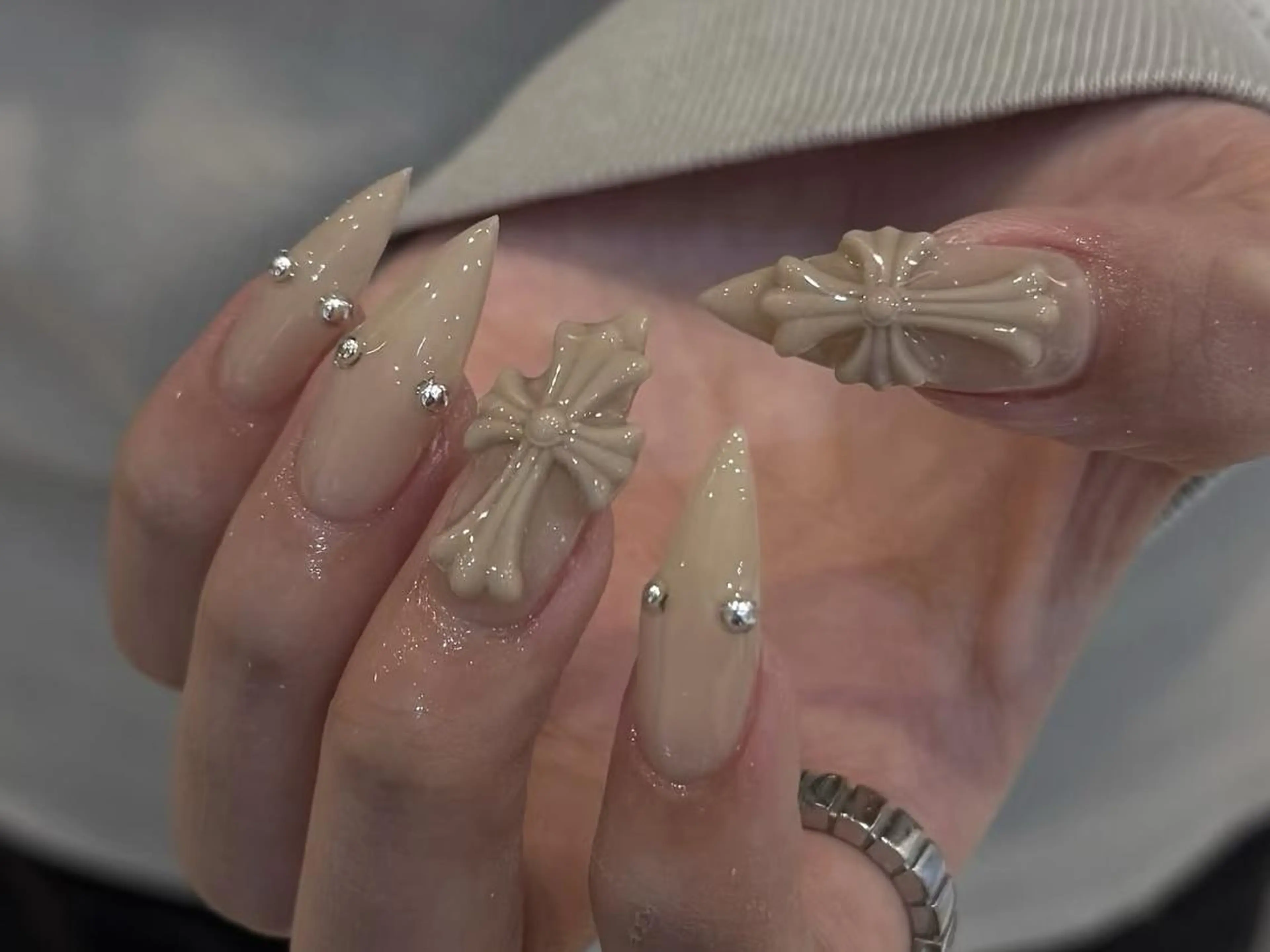 ネイル 韓国ネイル シンプルネイル ストーンネイル ハンドネイル ネイルサロンロータス (渋谷店)のネイルデザイン