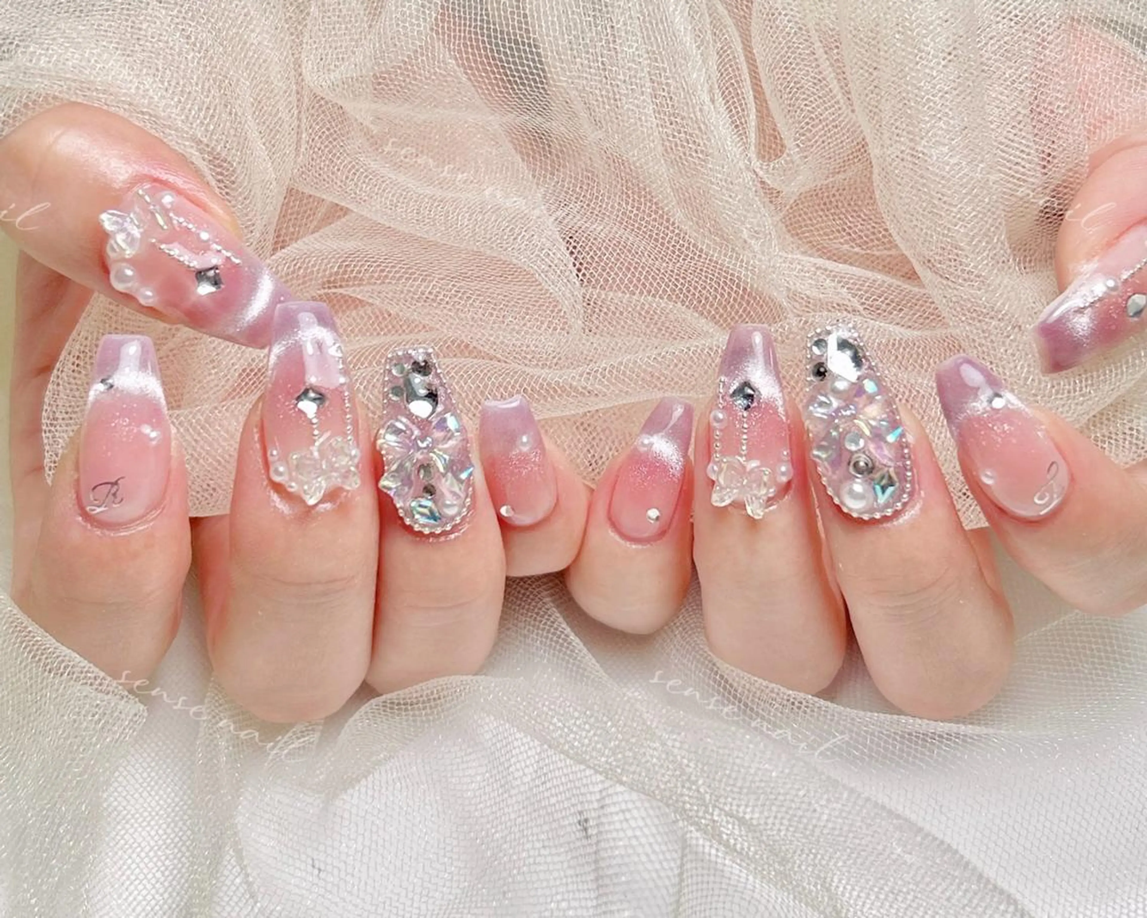 🌸🌸チップ長さだし+持ち込みデザイン🌸時間内店内パーツ、シール、ストーン全てやり放題🌸ゴテゴテok！14980の写真