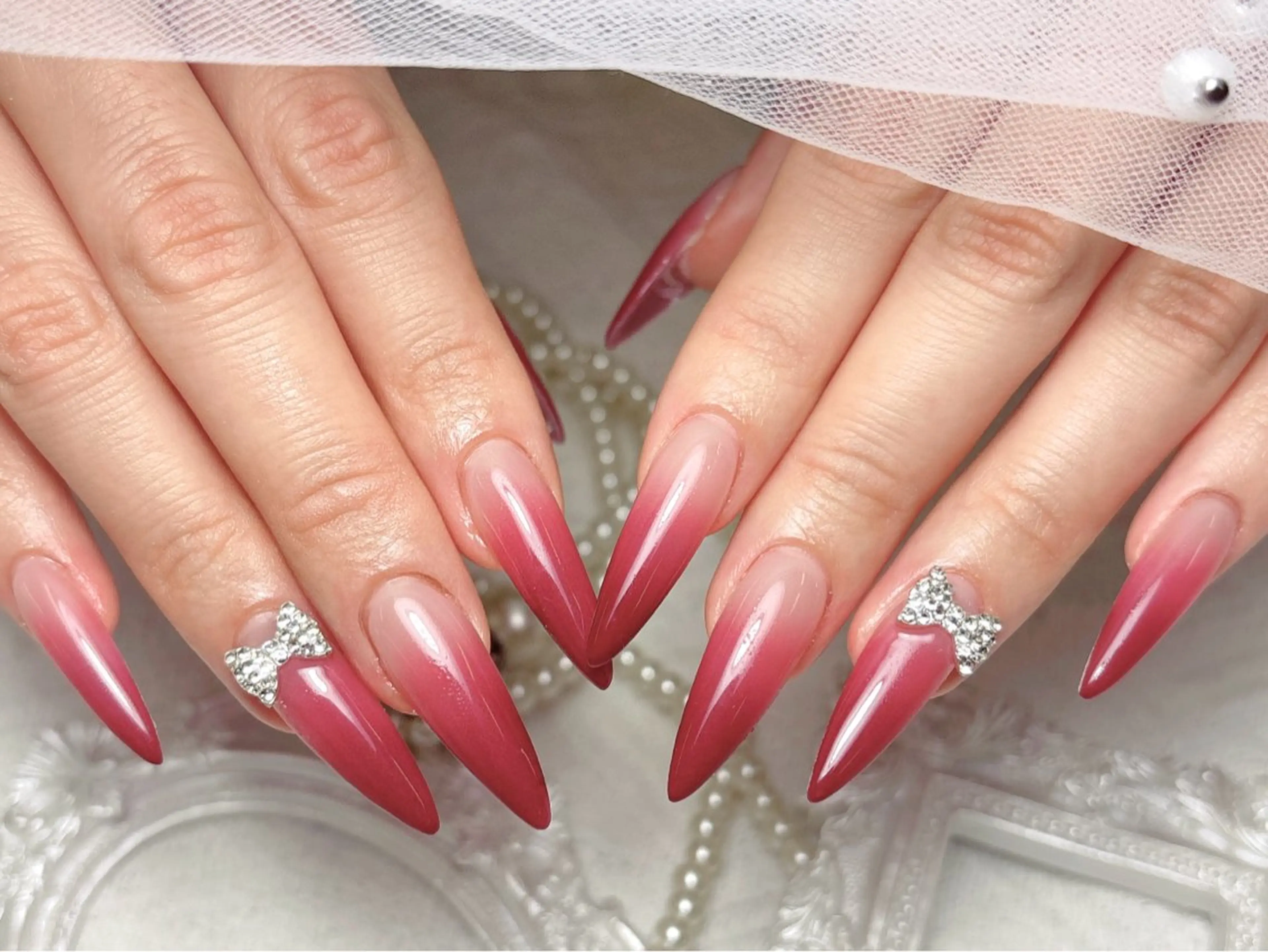 ネイル ジェルネイル 韓国ネイル マグネットネイル 持ち込み ワンカラーネイル ハンドネイル ハンドケア R1🎀Nail💕 池袋東口店のネイルデザイン