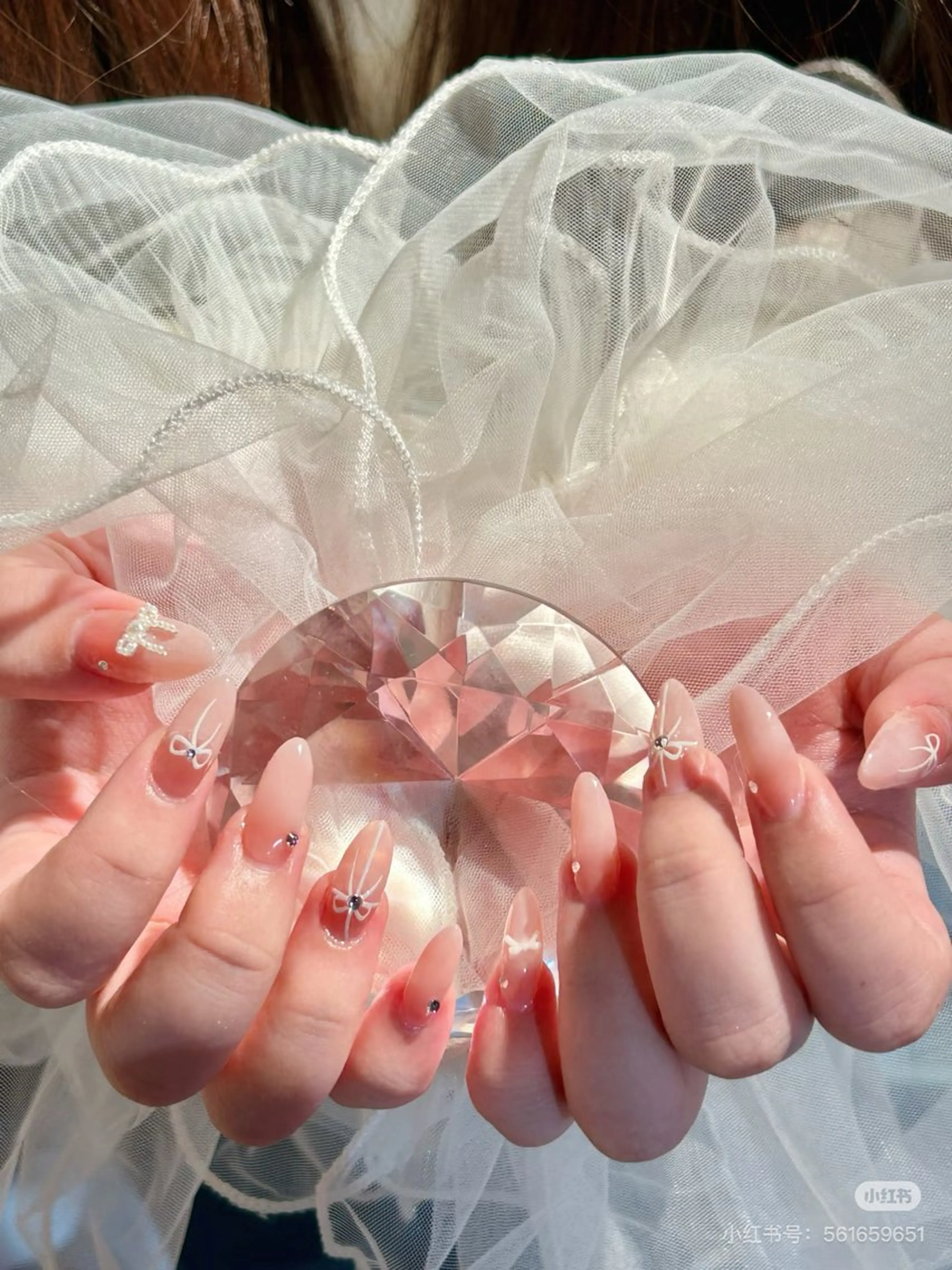 ネイル 成人式 フラッシュネイル ガーリー 韓国ネイル マグネットネイル リボン、ガーリー パーツ放題専門店のネイルデザイン