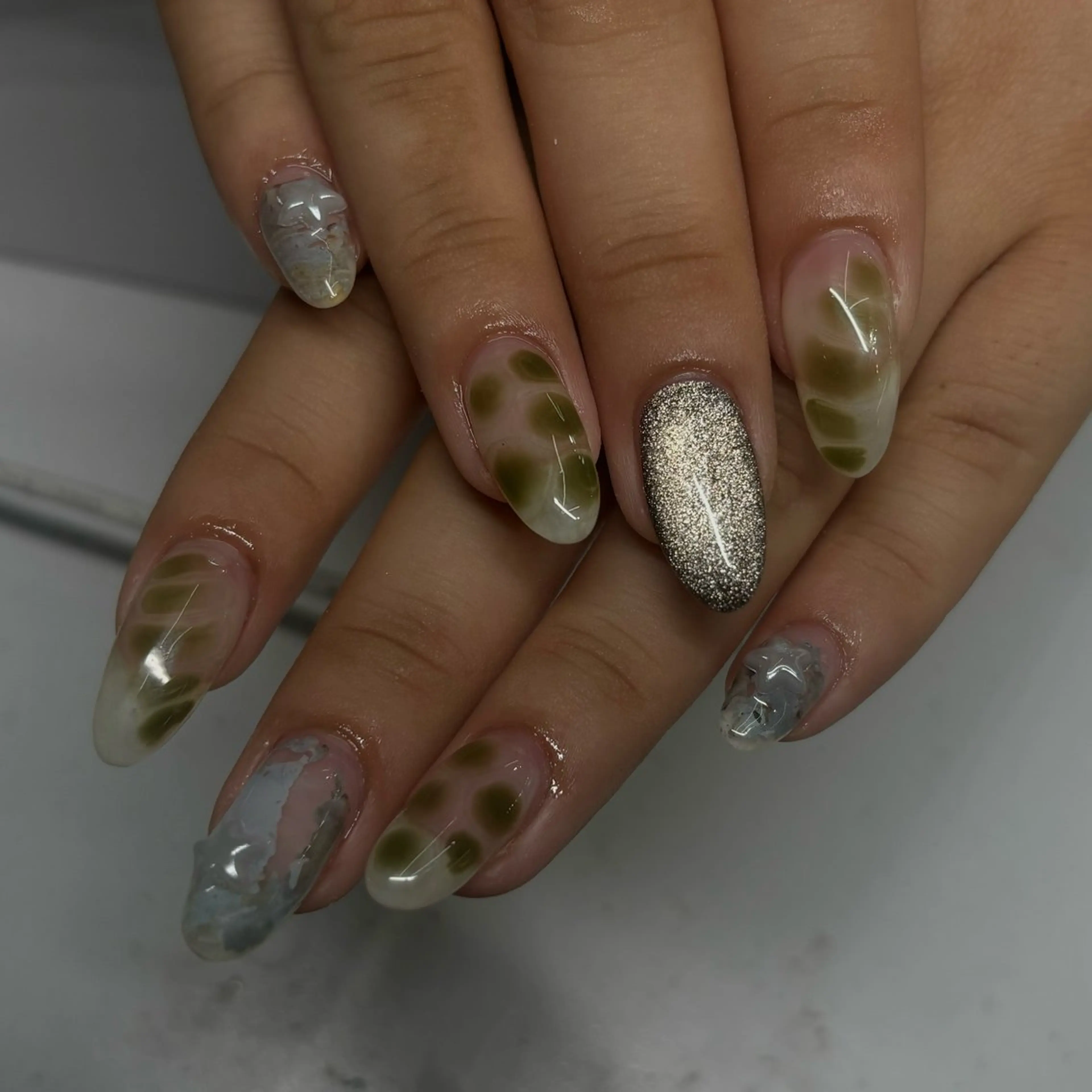 ネイル ハンドネイル LIL WHYのネイルデザイン