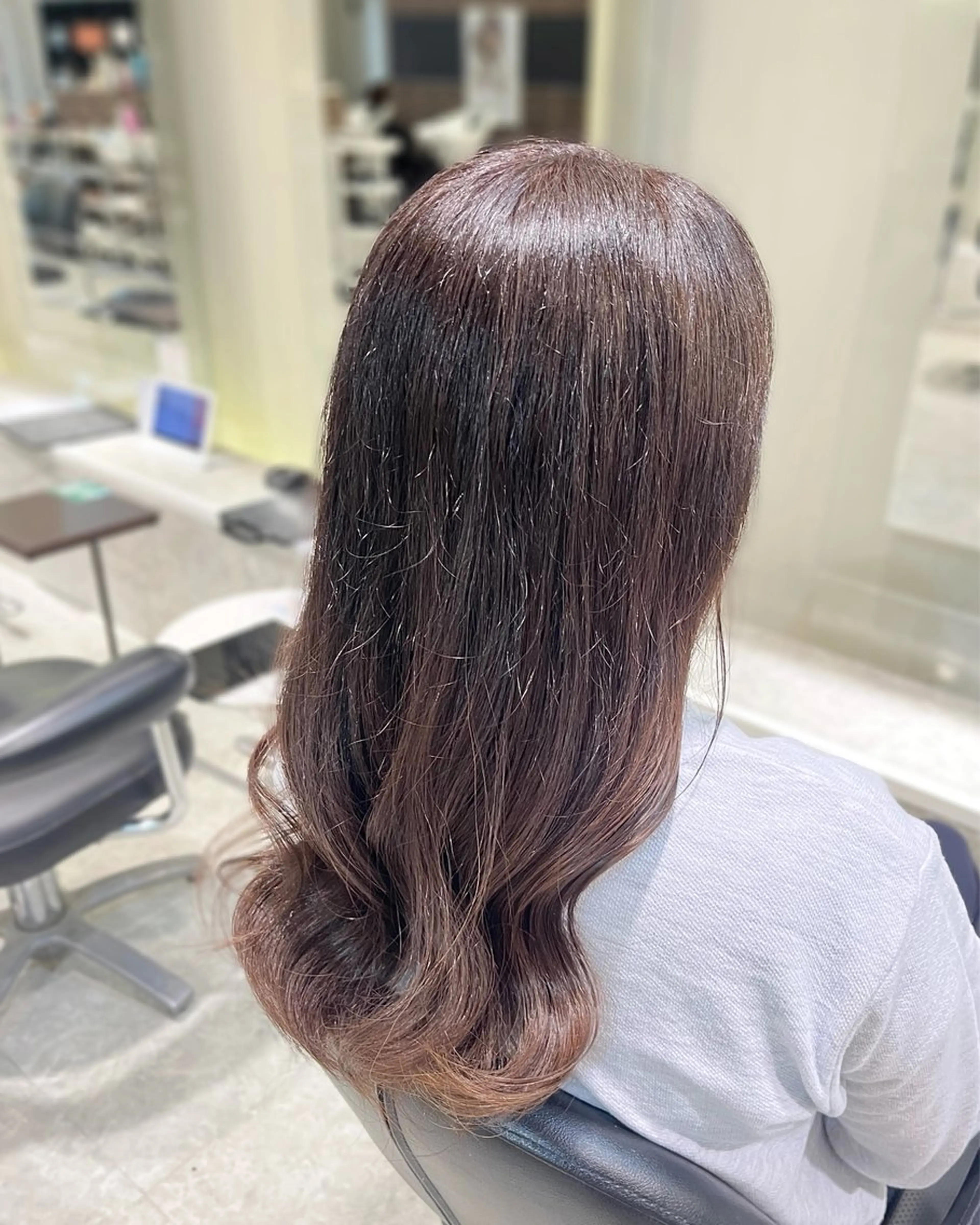 ロング ヘアカラー 中川 奈々実のヘアスタイル