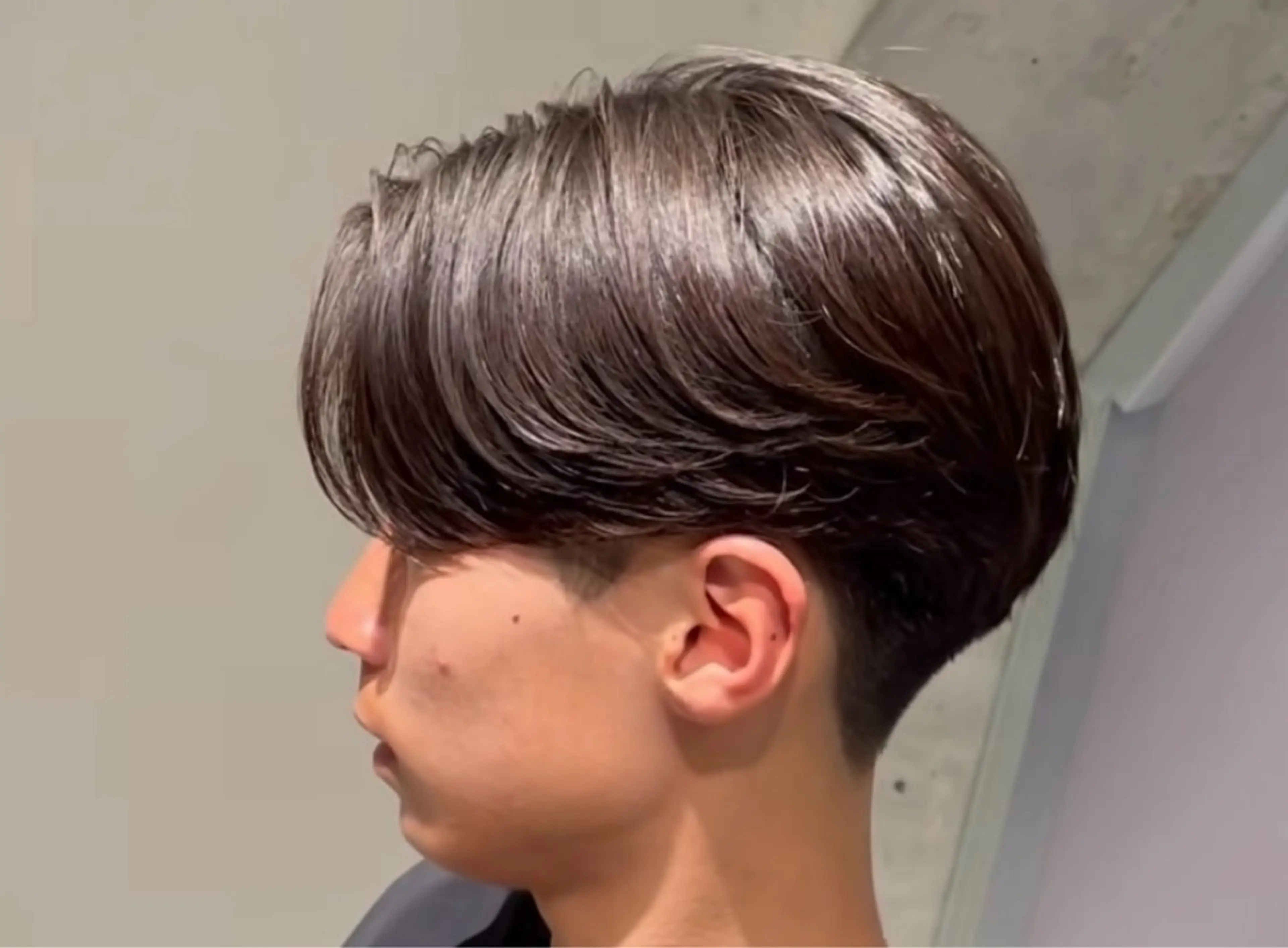 パーマ メンズ センターパート メンズパーマ ニュアンスパーマ カット パーマ KAMINAO HIRYUのヘアスタイル
