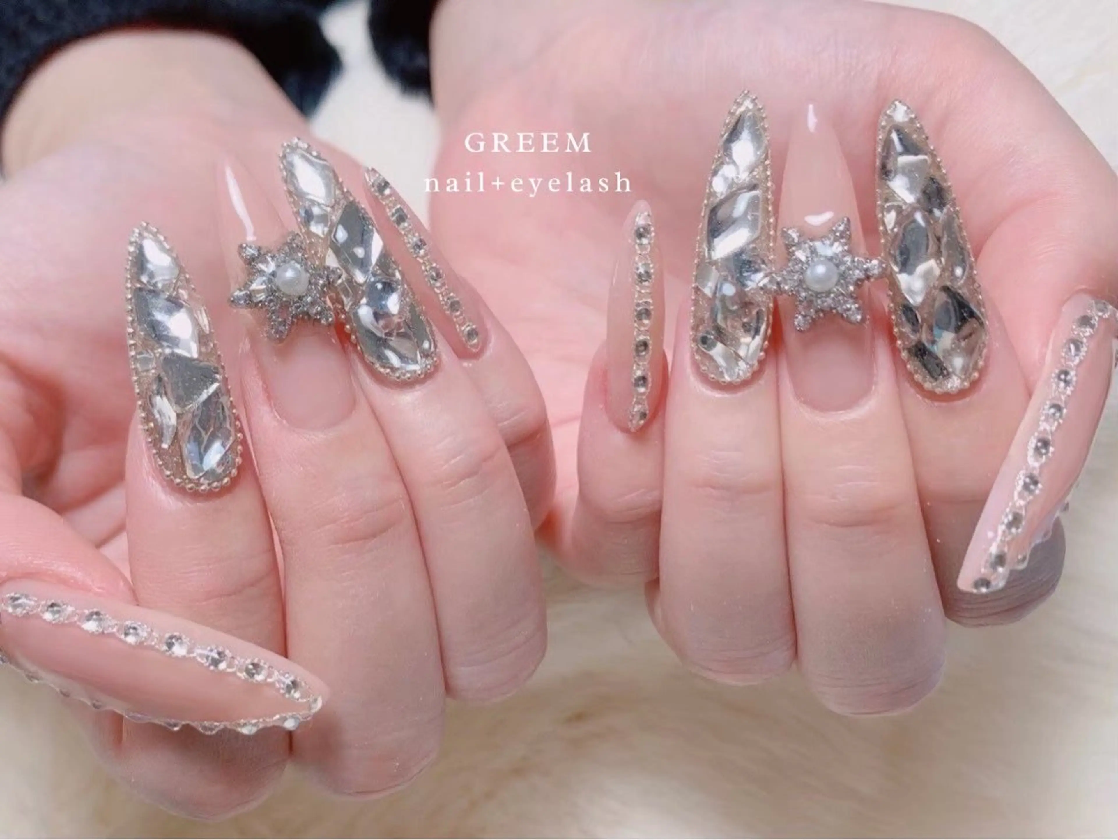 ネイル ストーンネイル ハンドネイル GREEM グリームのネイルデザイン