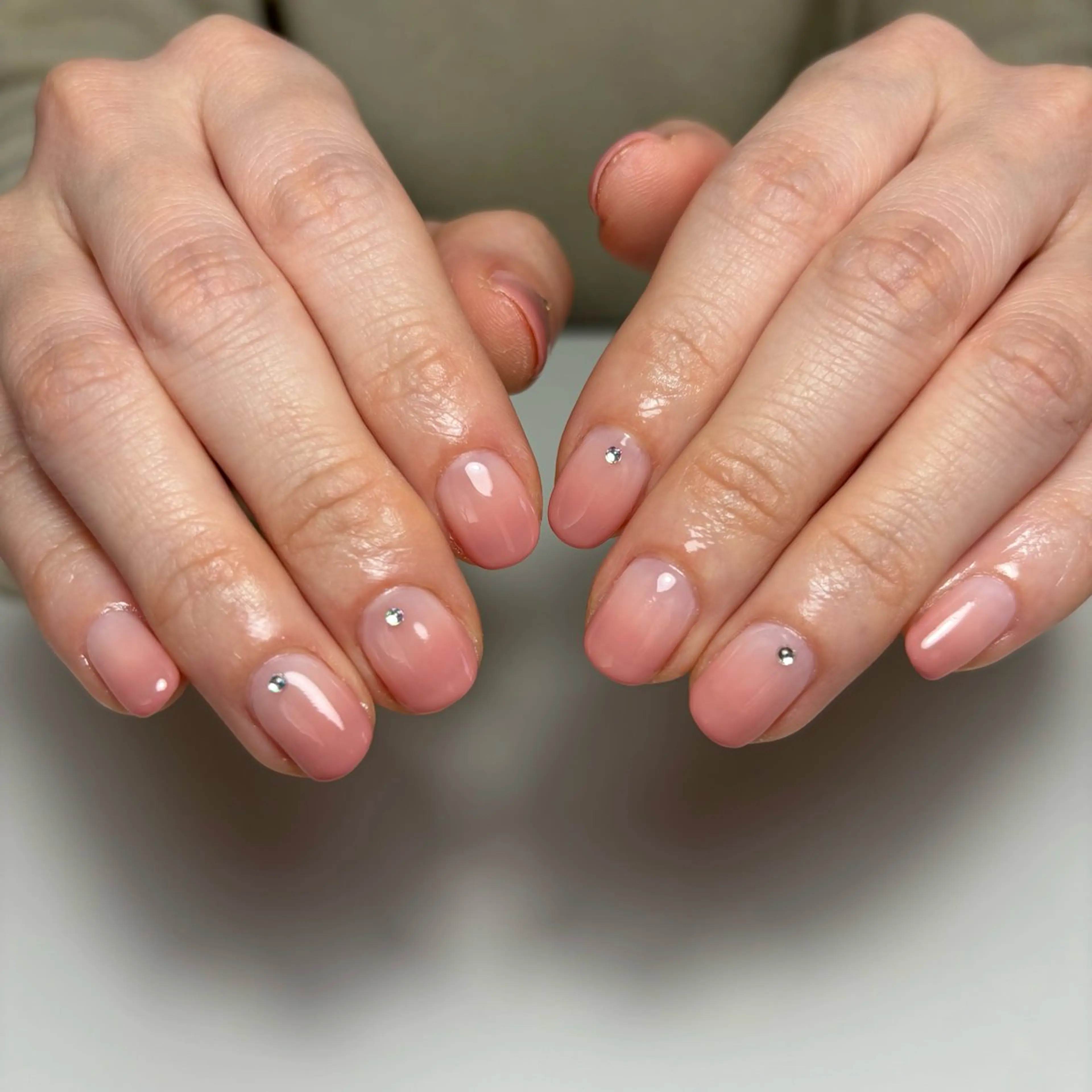 ハンドネイル（グラデーションオフあり・なし）の写真