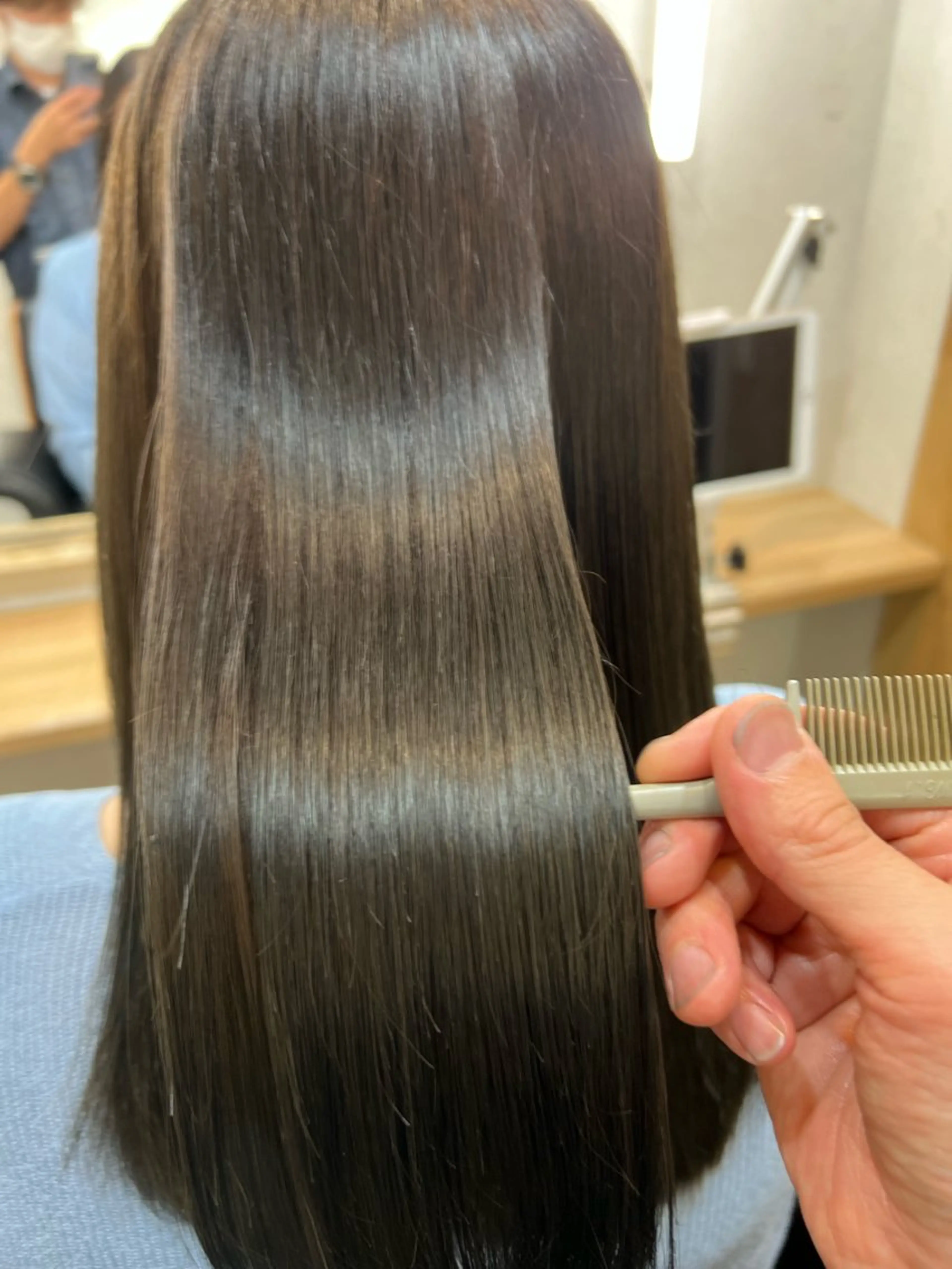 ロング アッシュ 髪質改善 トリートメント ヘアカラー トリートメント 川村 昌広のヘアスタイル