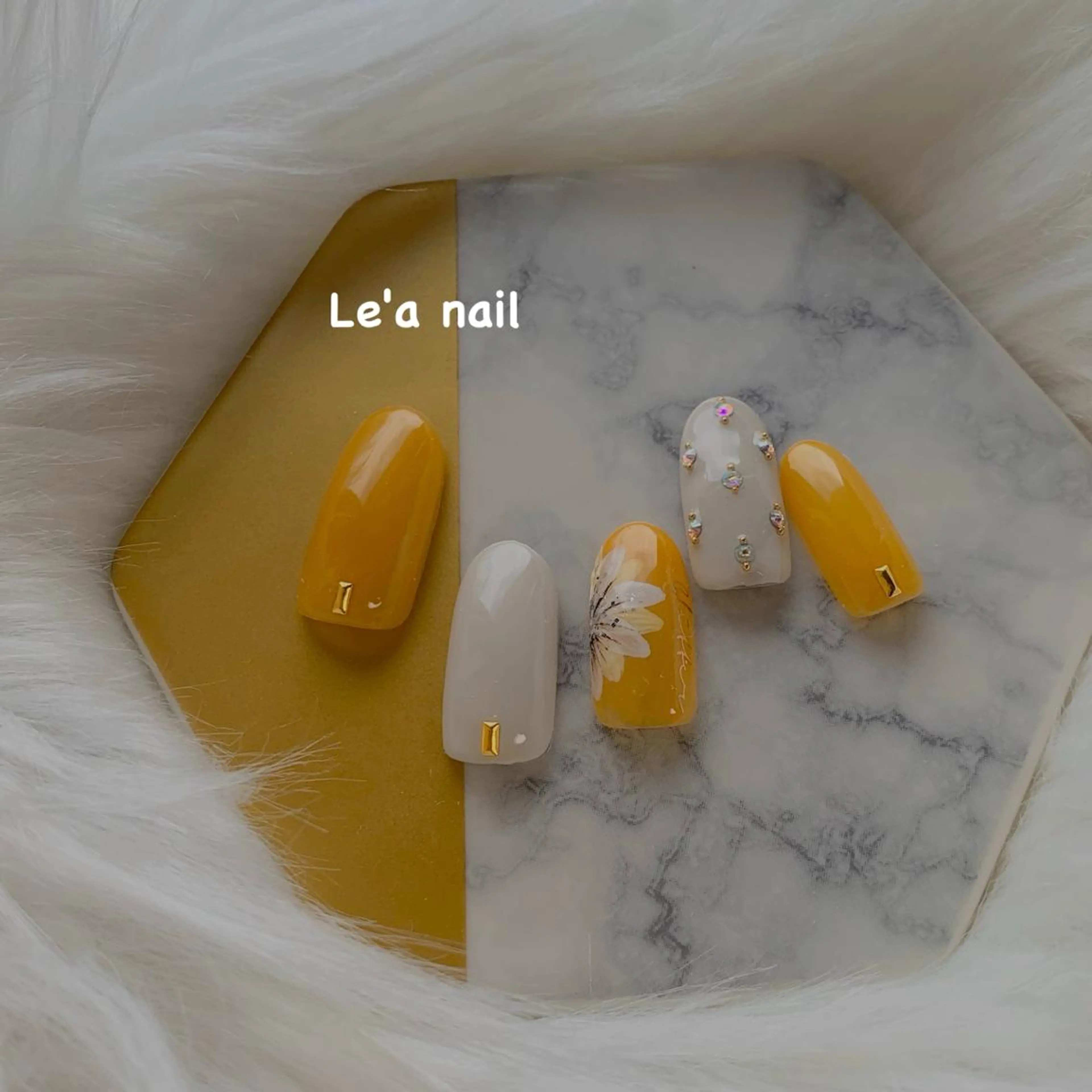 ネイル 'mm  (ミリ) ＭＡＮＡＭＩのネイルデザイン