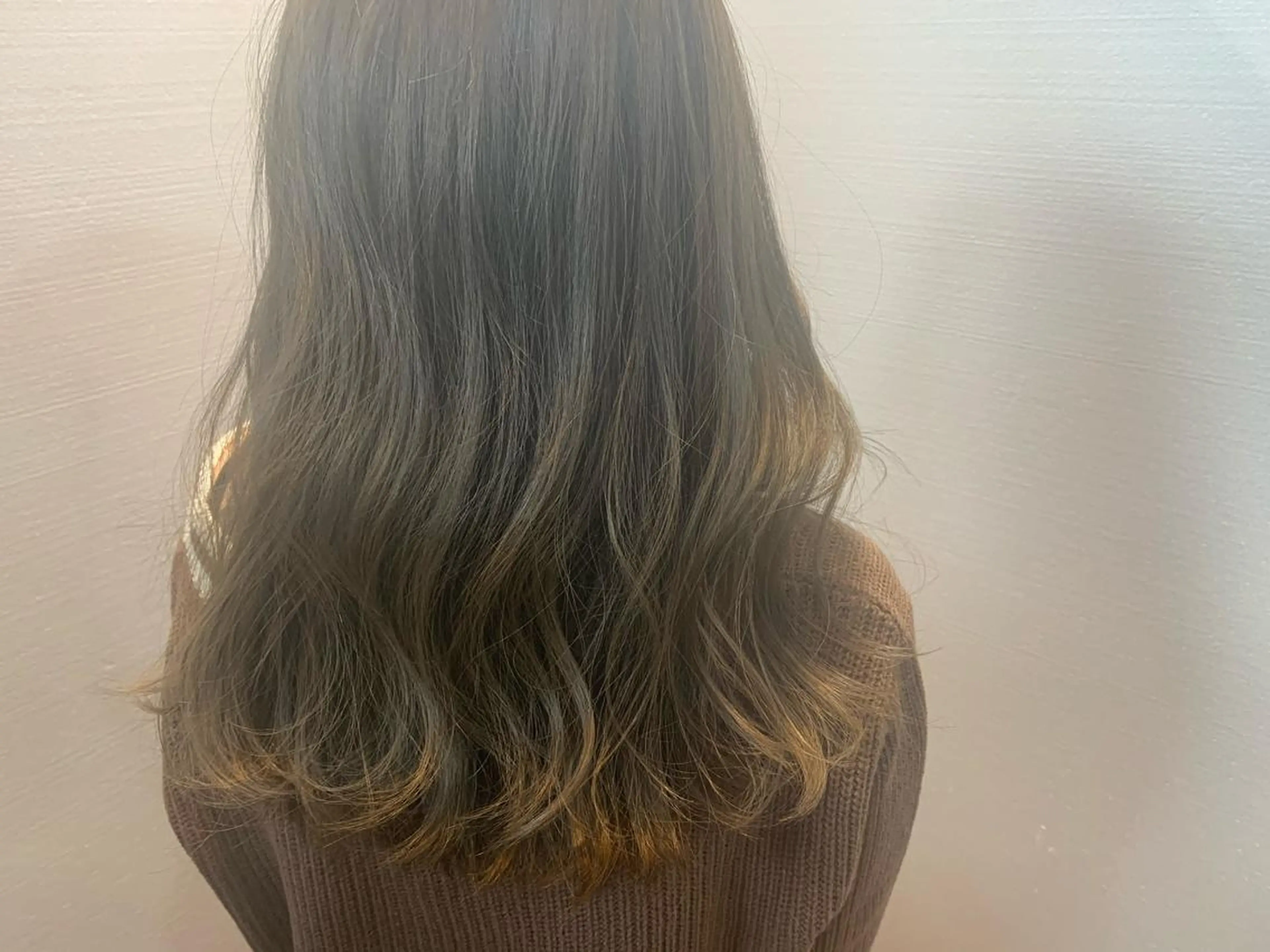 ロング カラー ベージュカラー ダブルカラー カット ヘアカラー トリートメント Une（ユヌ）所属・【Uneユヌ】菊地 春那のヘアスタイル