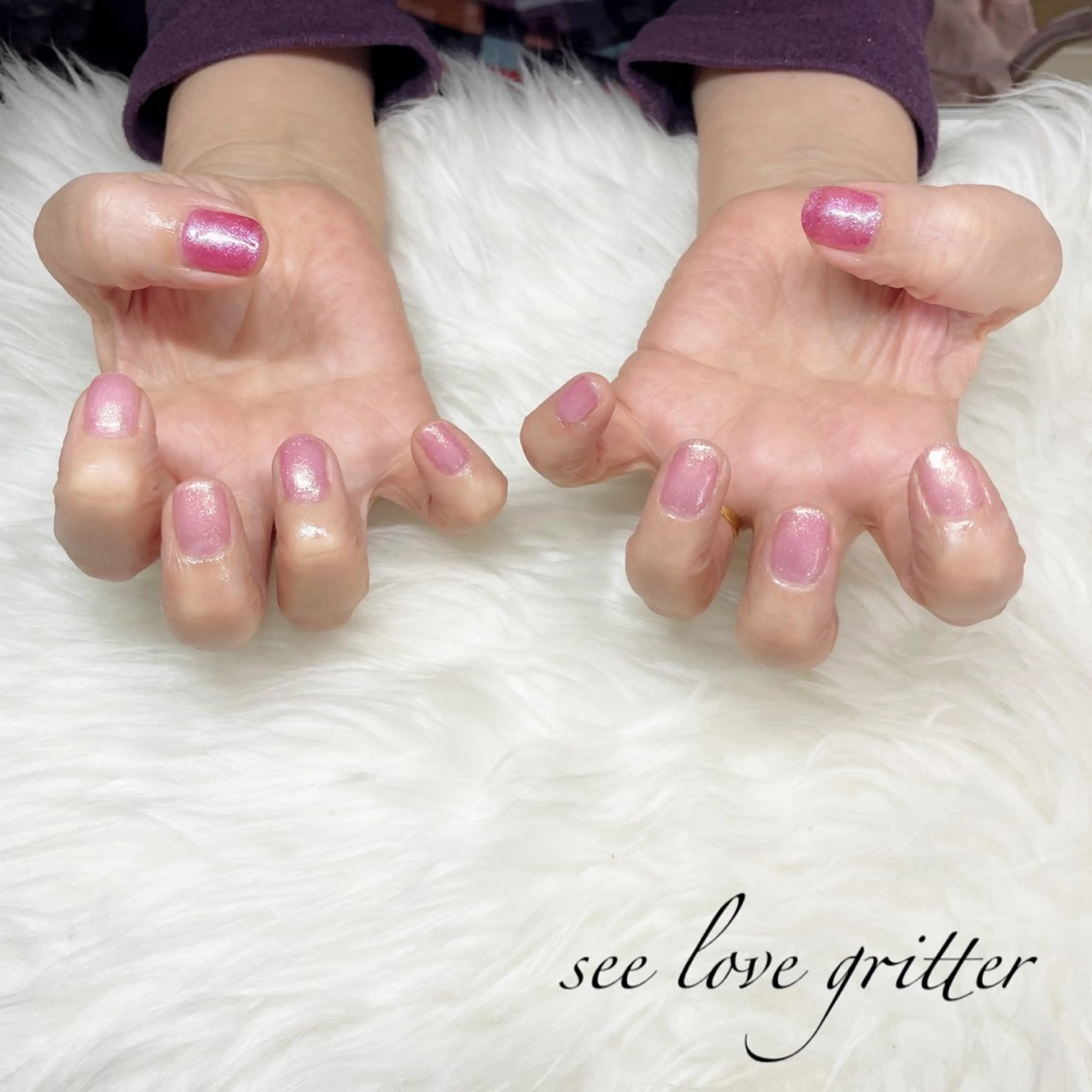 ミディアム see love gritterのネイルデザイン