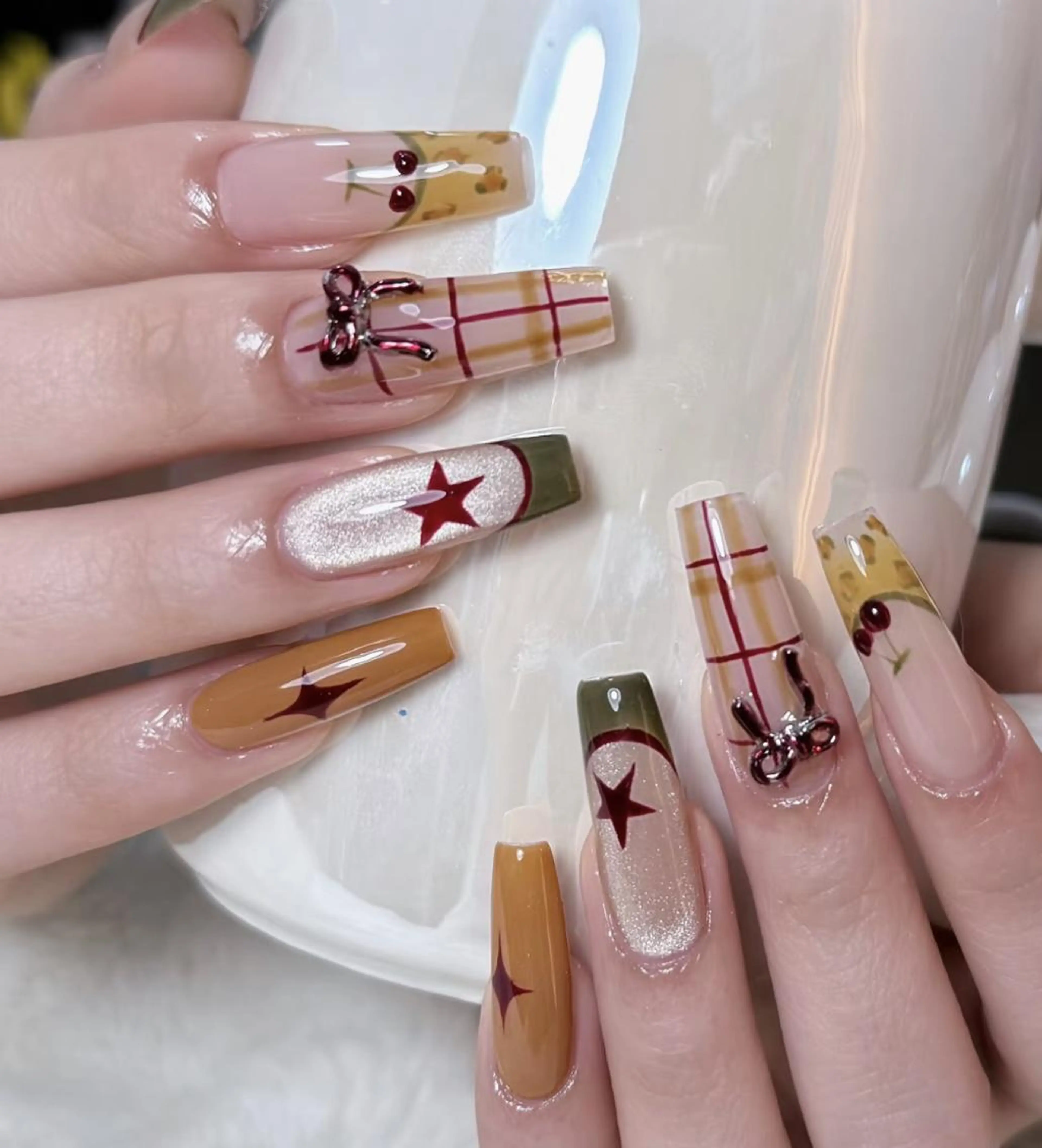 ネイル ハンドネイル ハンドケア 🍑 momo_nailのネイルデザイン