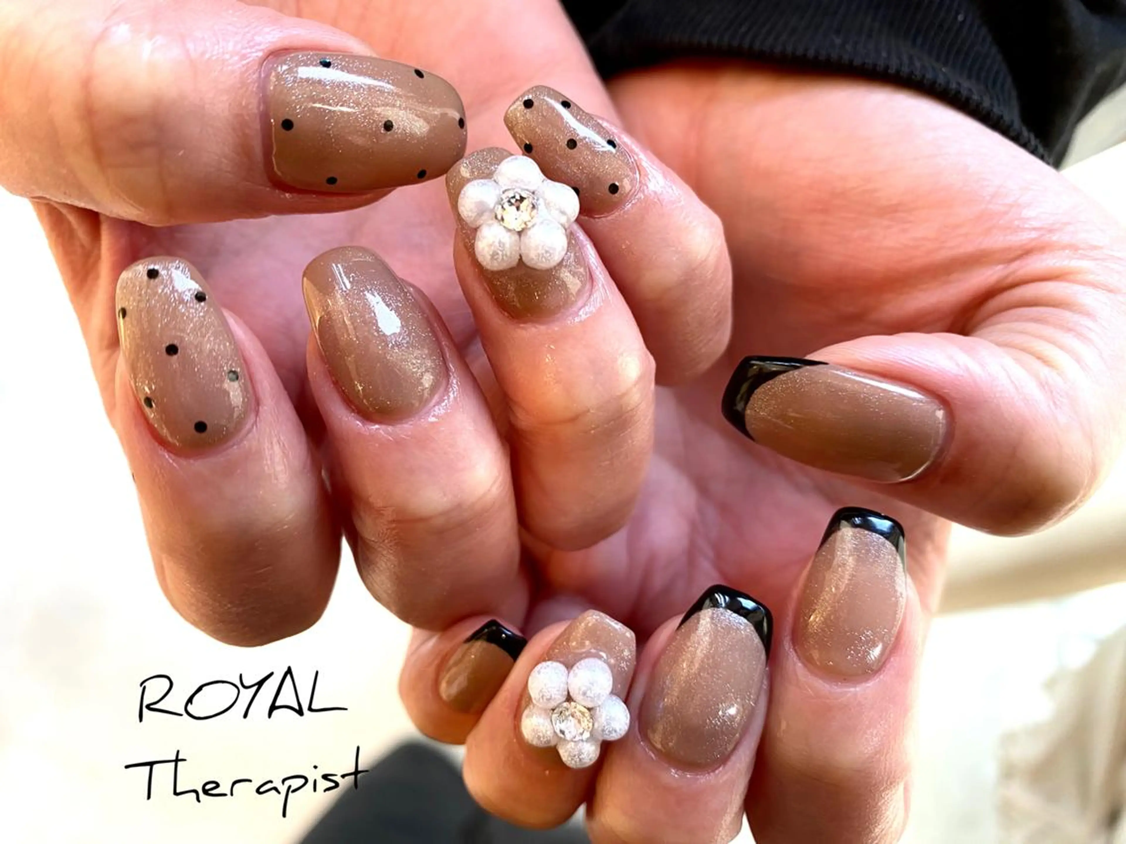 ネイル 【尾下】 ロイヤル•セラピストのネイルデザイン