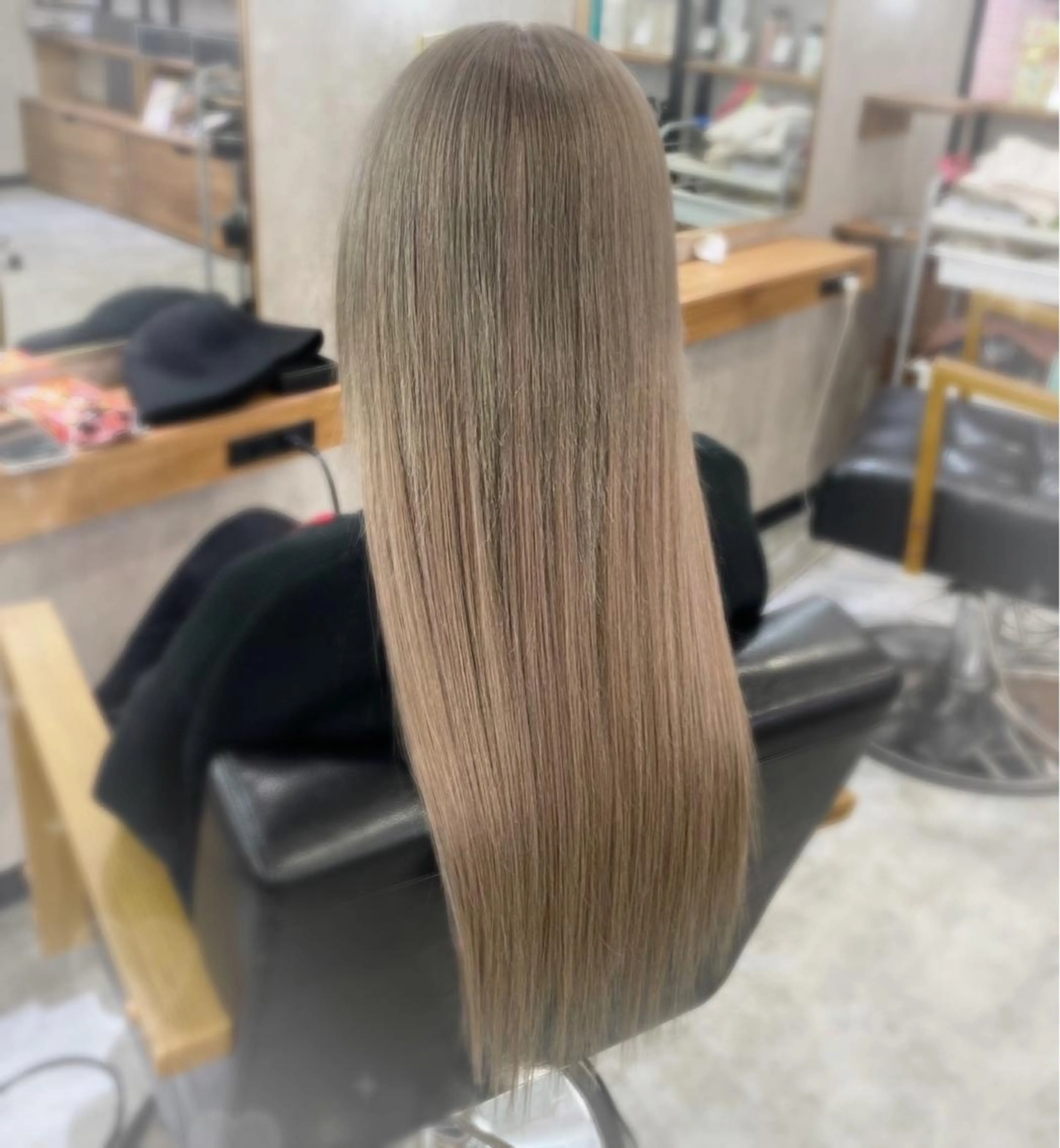 ロング ハイトーン/ エクステのヘアスタイル
