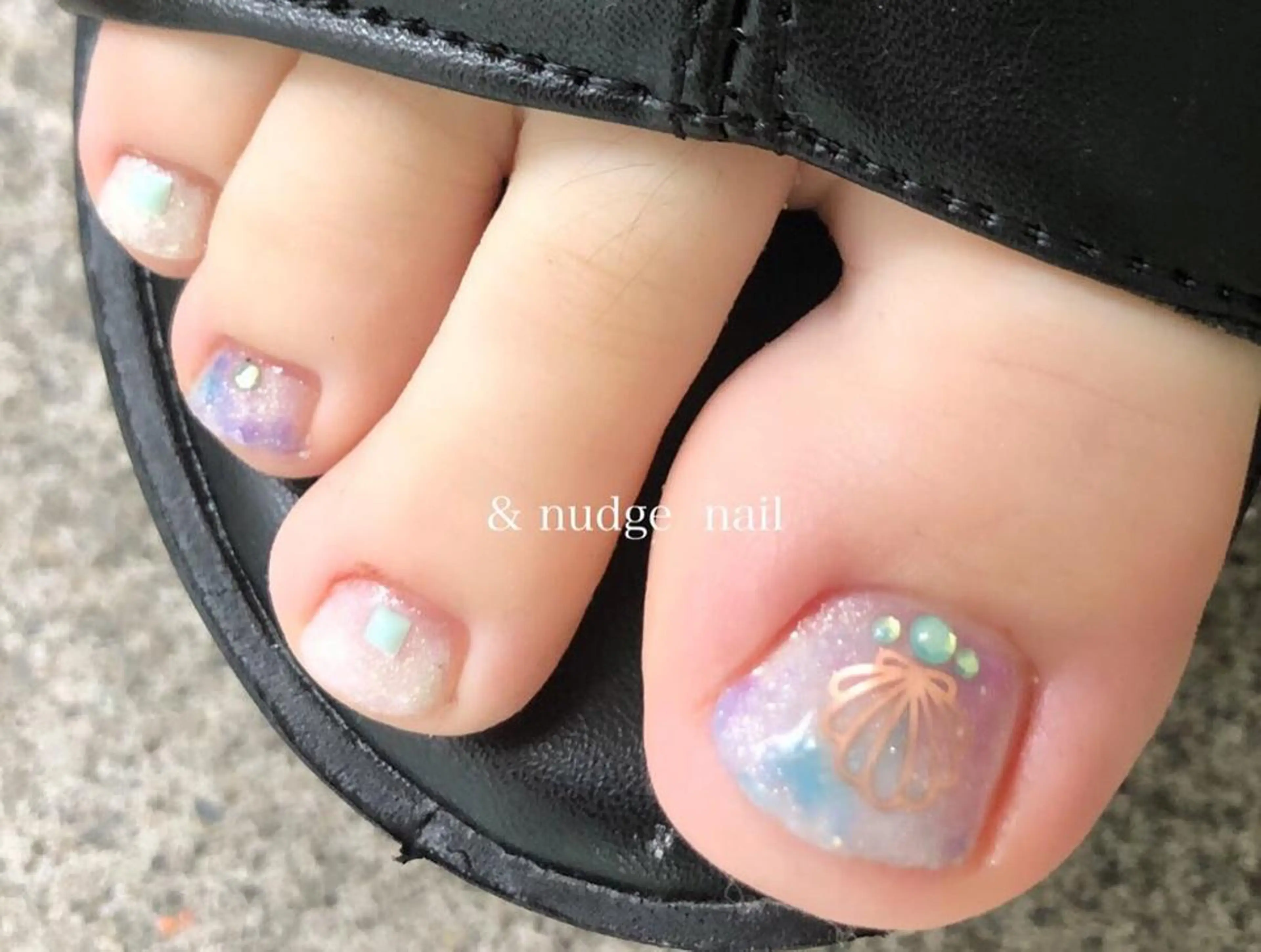 ネイル フットネイル & nudge nail所属・&nudgenail 本多のネイルデザイン