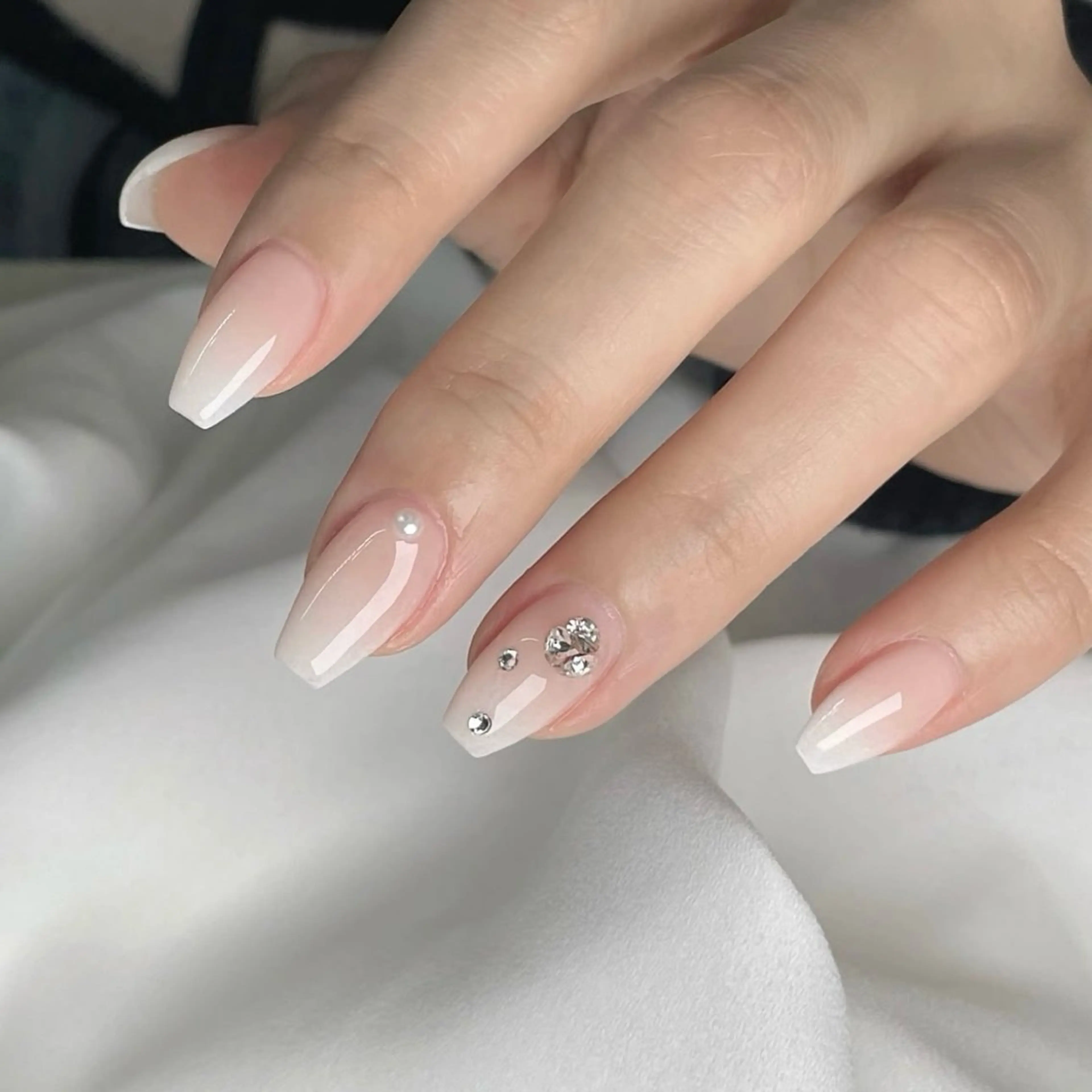 ネイル 韓国ネイル シンプルネイル ストーンネイル ワンホンネイル ハンドネイル ハンドケア Akina Nailのネイルデザイン